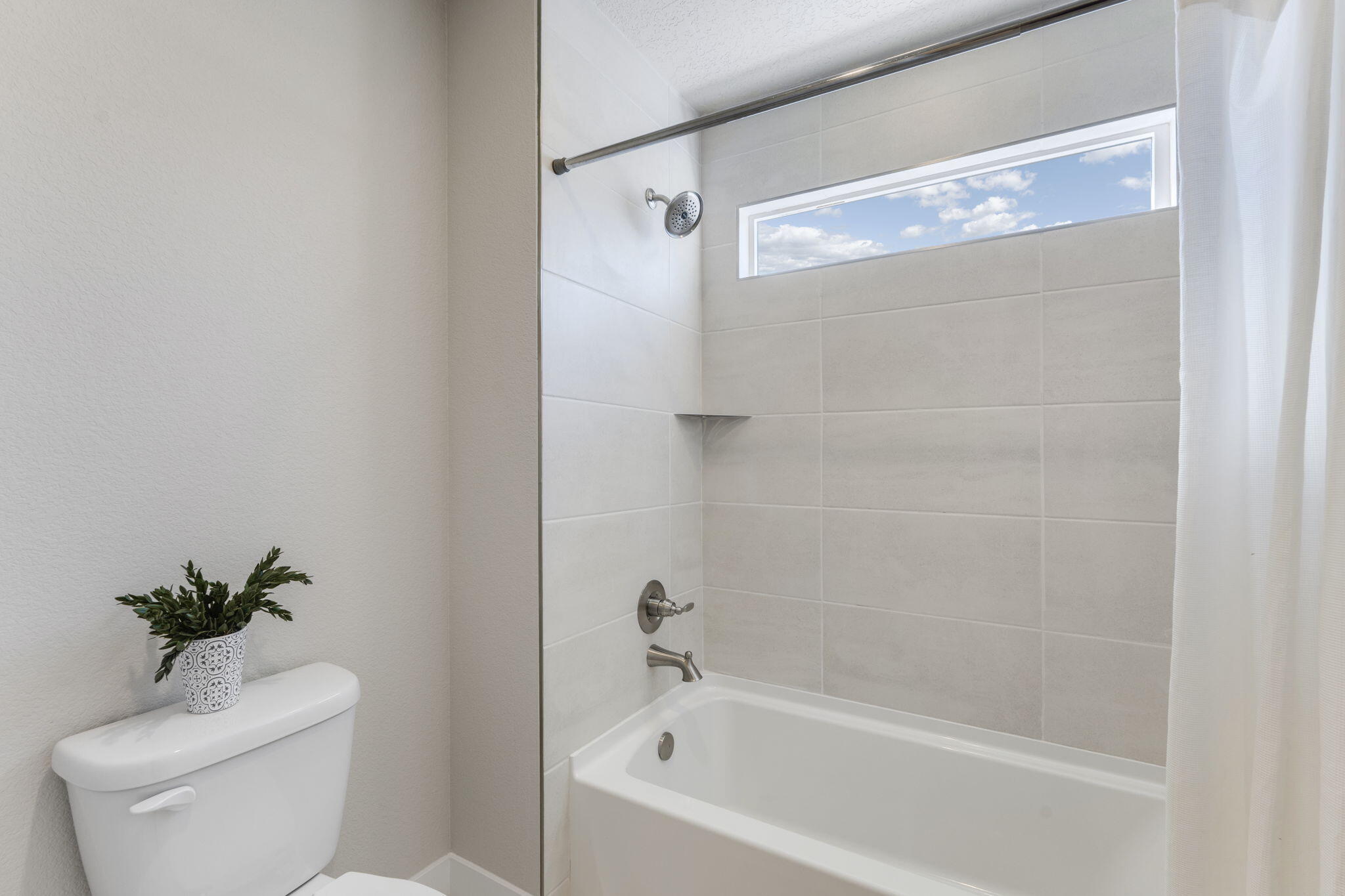Photo 12 — 6724 Zachary Road NE