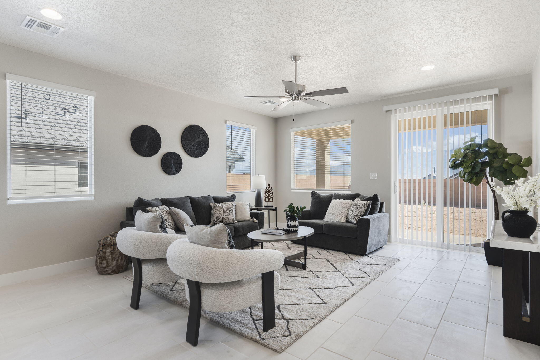 Photo 2 — 6724 Zachary Road NE