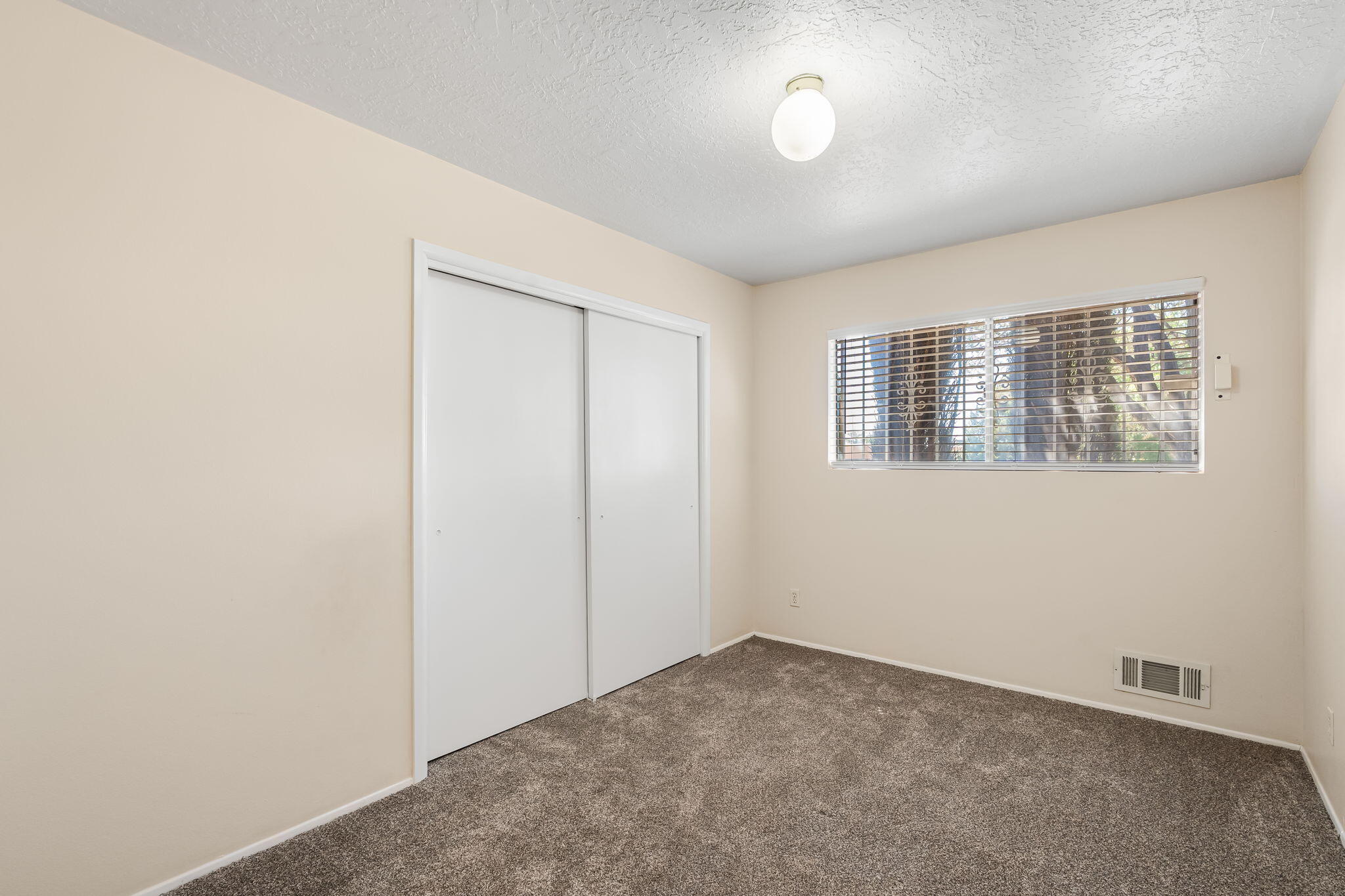 Photo 14 — 3808 General Bradley Street NE