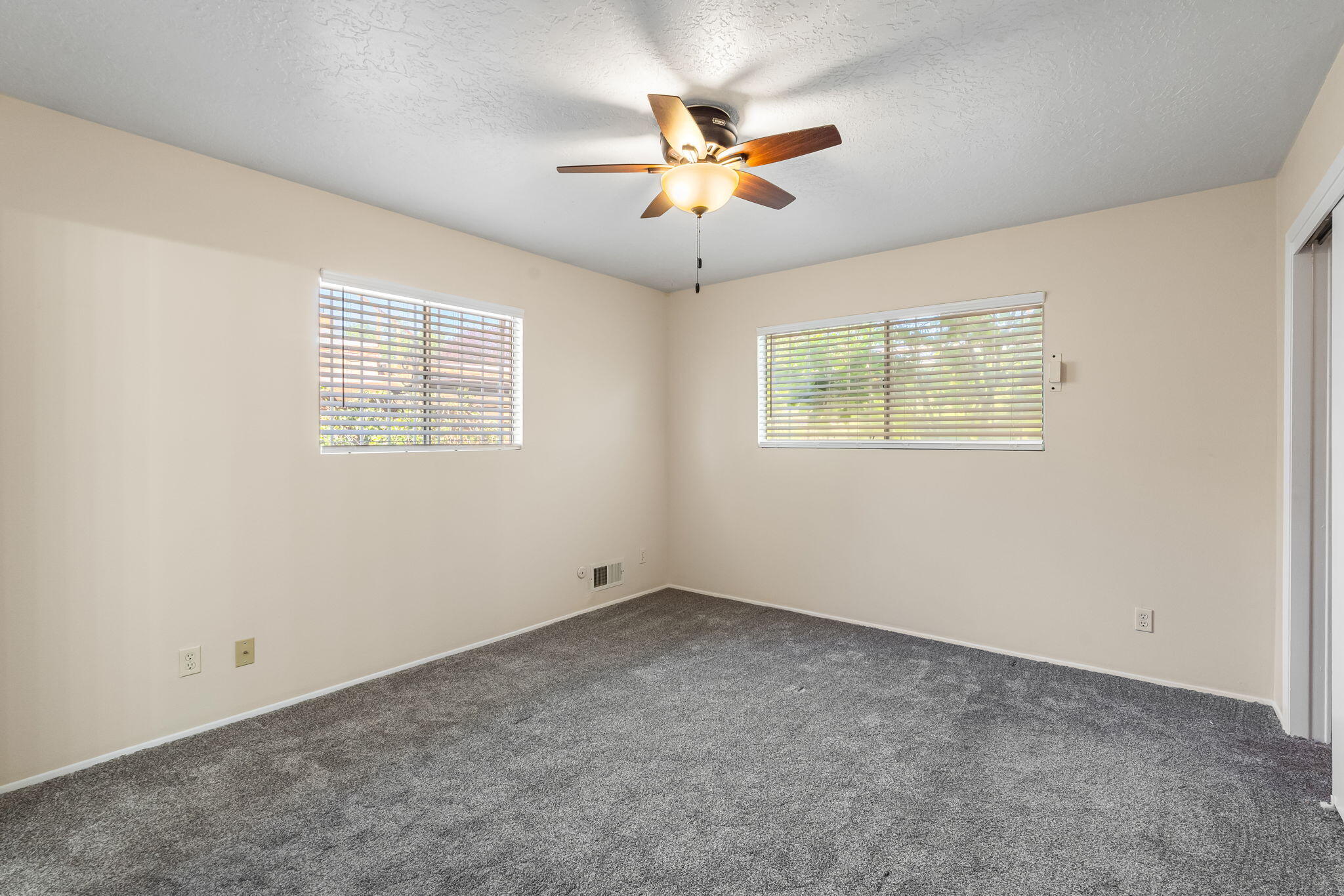 Photo 9 — 3808 General Bradley Street NE