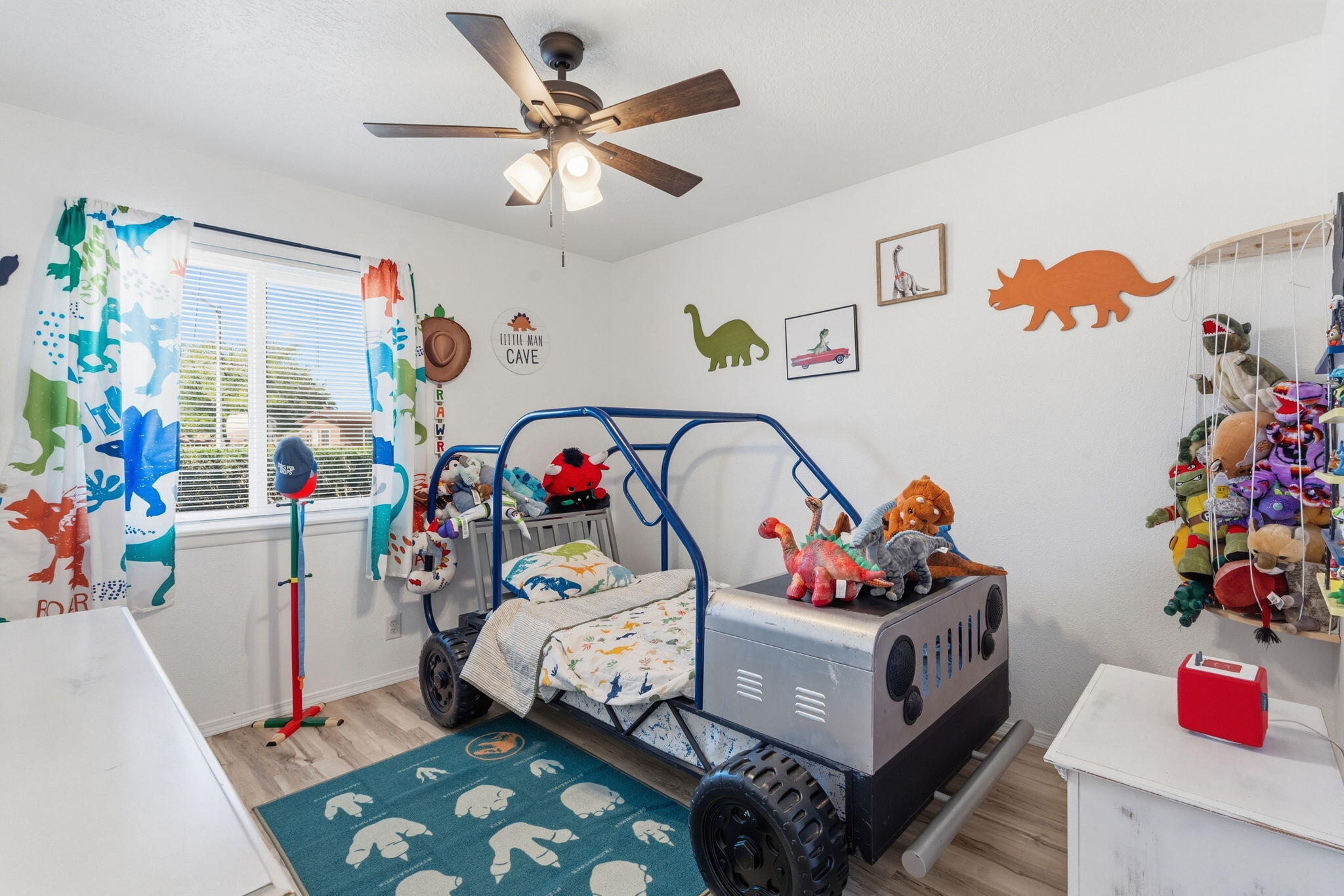 Photo 18 — 11612 Marquette Avenue NE