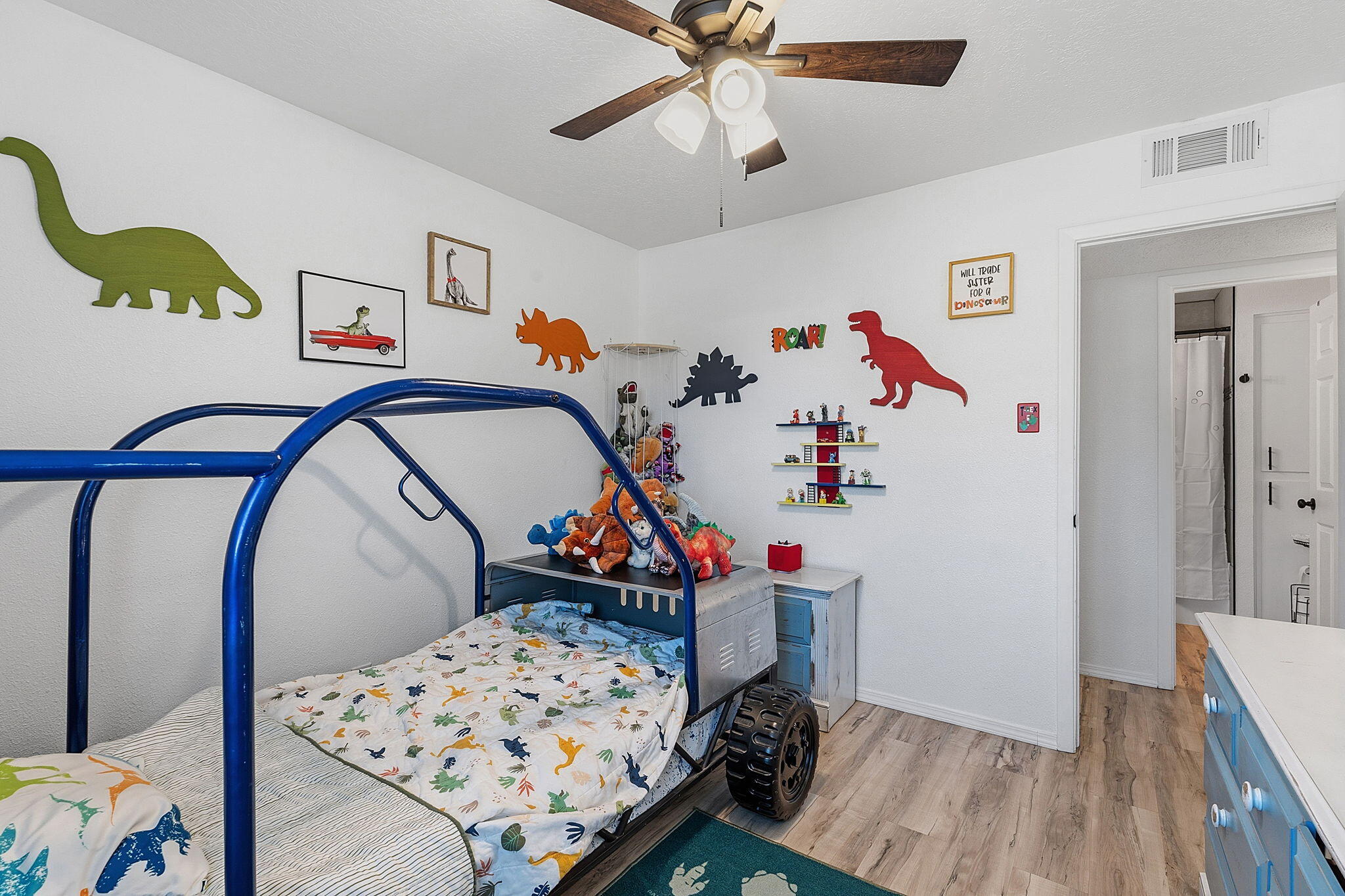 Photo 17 — 11612 Marquette Avenue NE