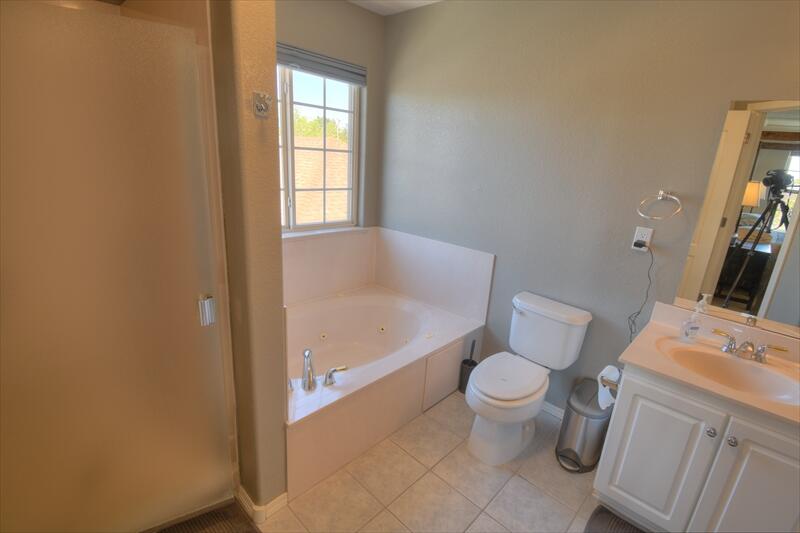 Photo 13 — 4704 Spring Vale Road NW
