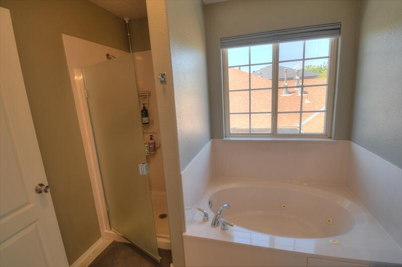 Photo 12 — 4704 Spring Vale Road NW