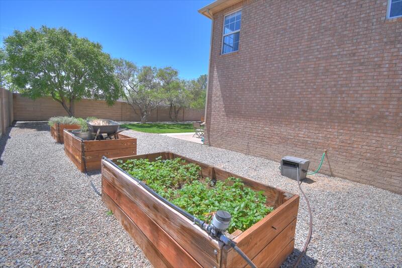 Photo 3 — 4704 Spring Vale Road NW