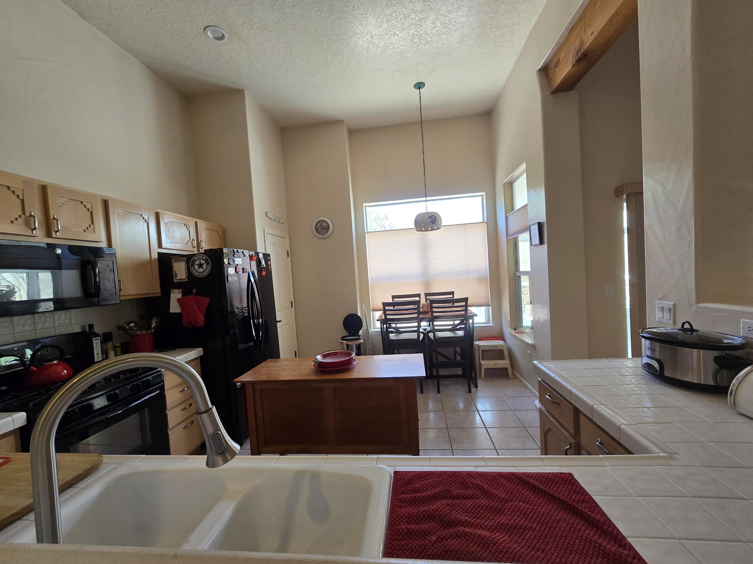 Photo 11 — 4423 Mountvale Avenue NW