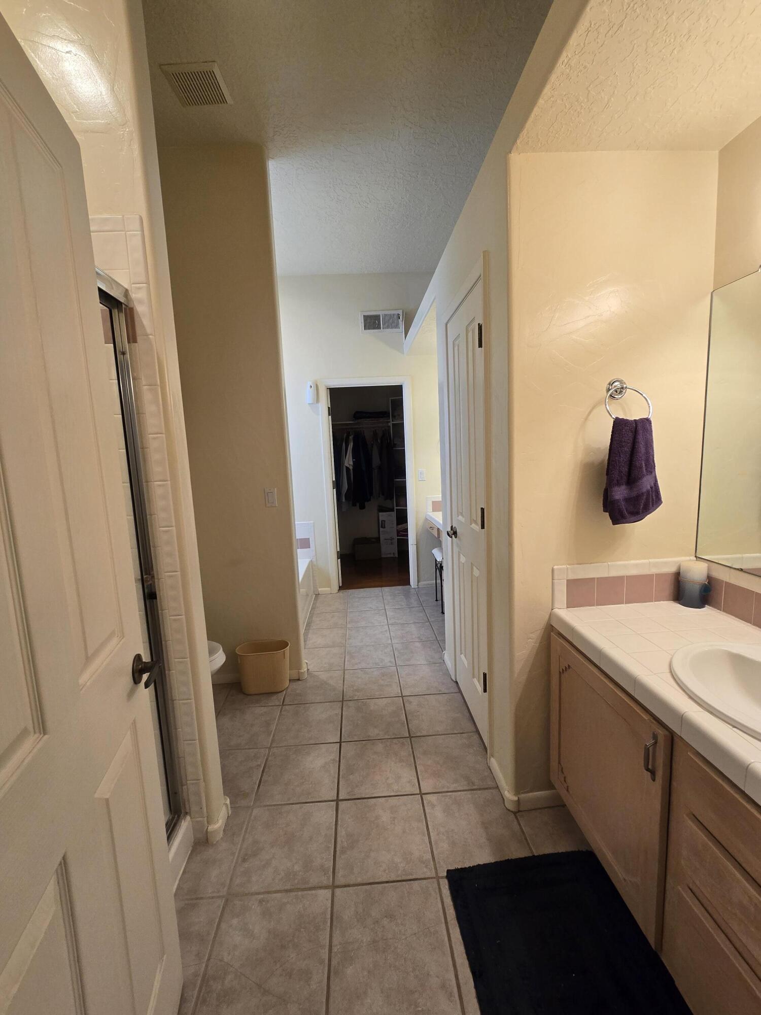 Photo 9 — 4423 Mountvale Avenue NW