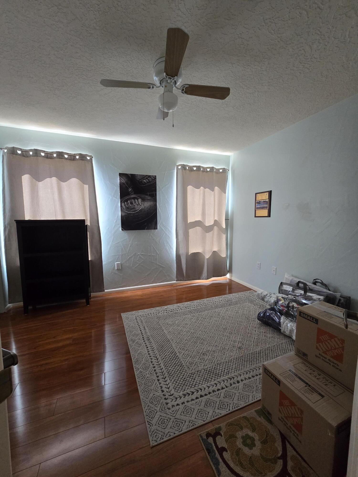 Photo 5 — 4423 Mountvale Avenue NW