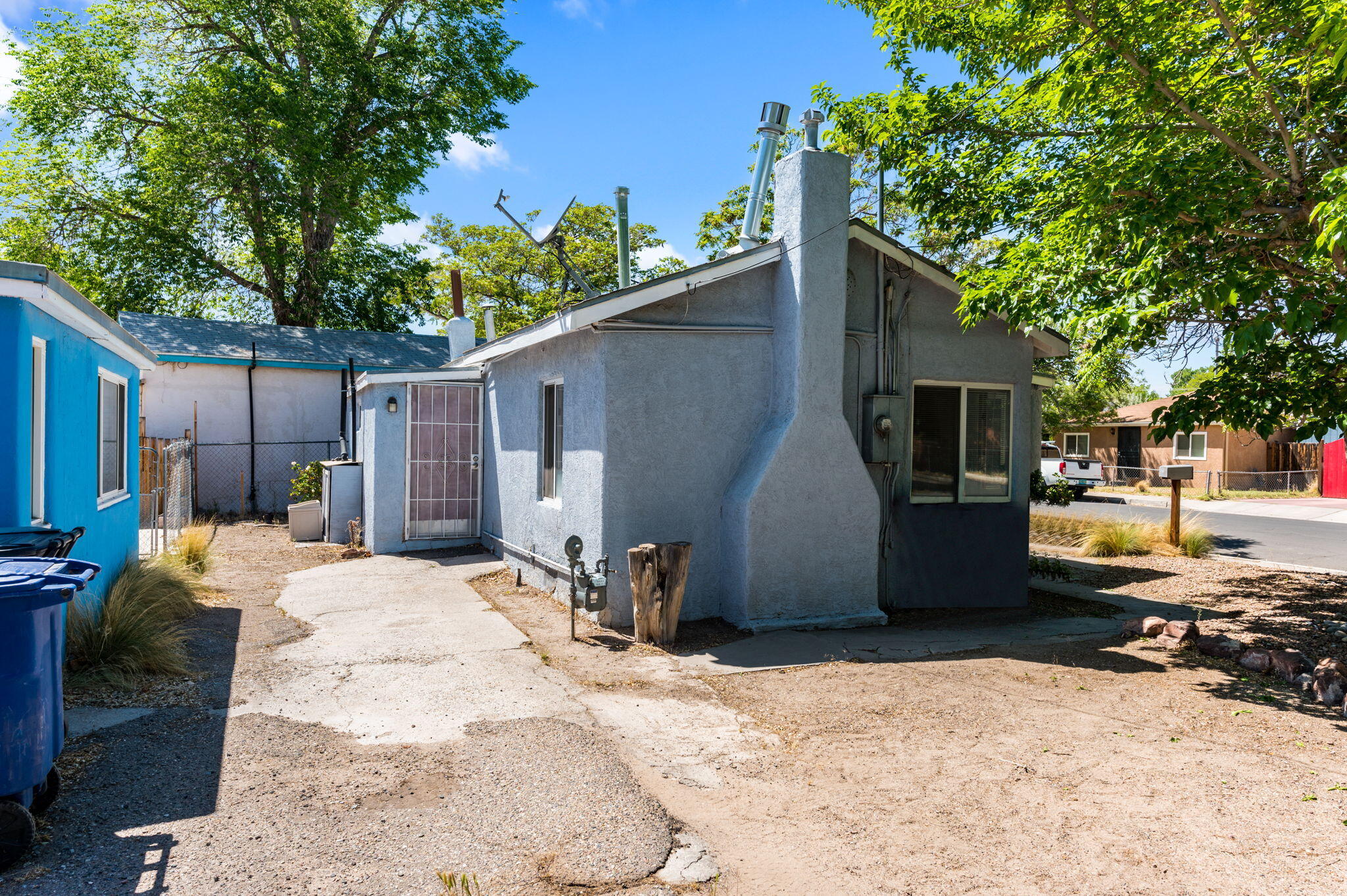 Photo 12 — 1004 Santa Fe Avenue SW