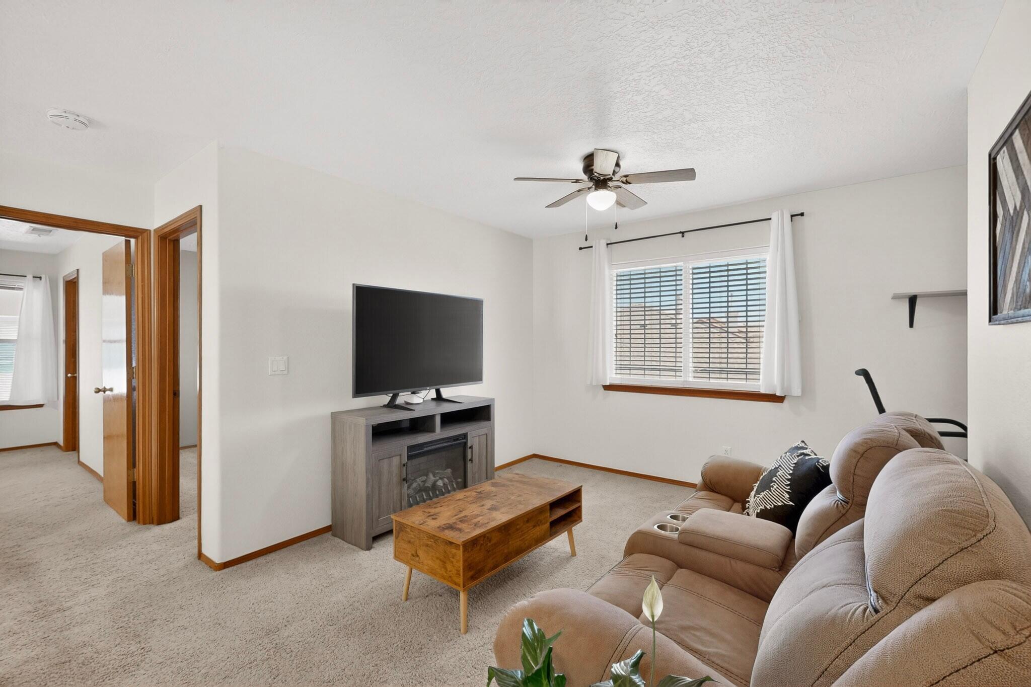 Photo 19 — 8720 Springhill Drive NW