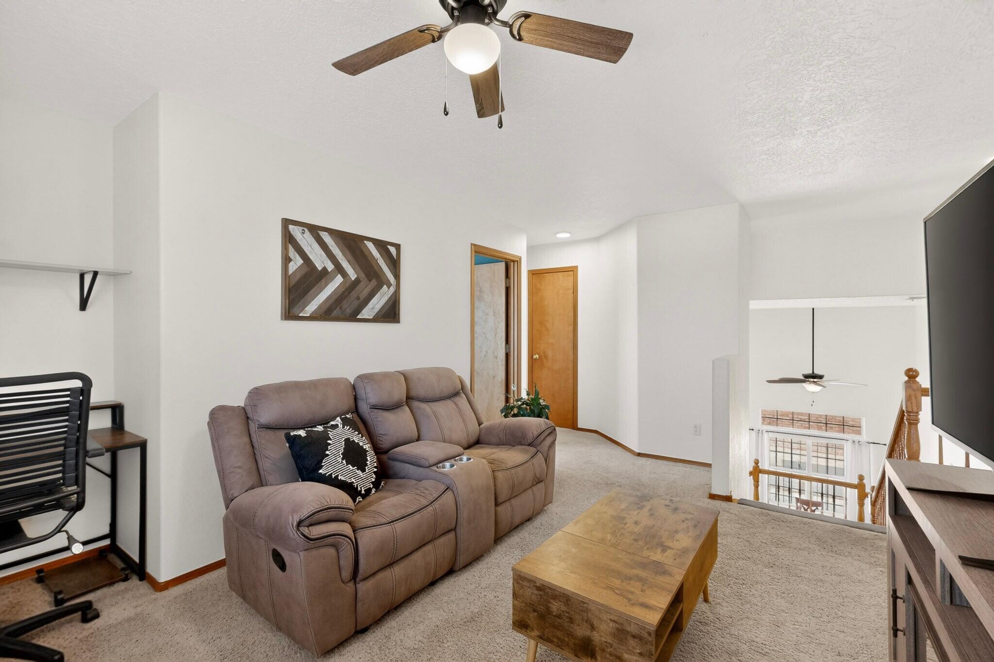Photo 18 — 8720 Springhill Drive NW