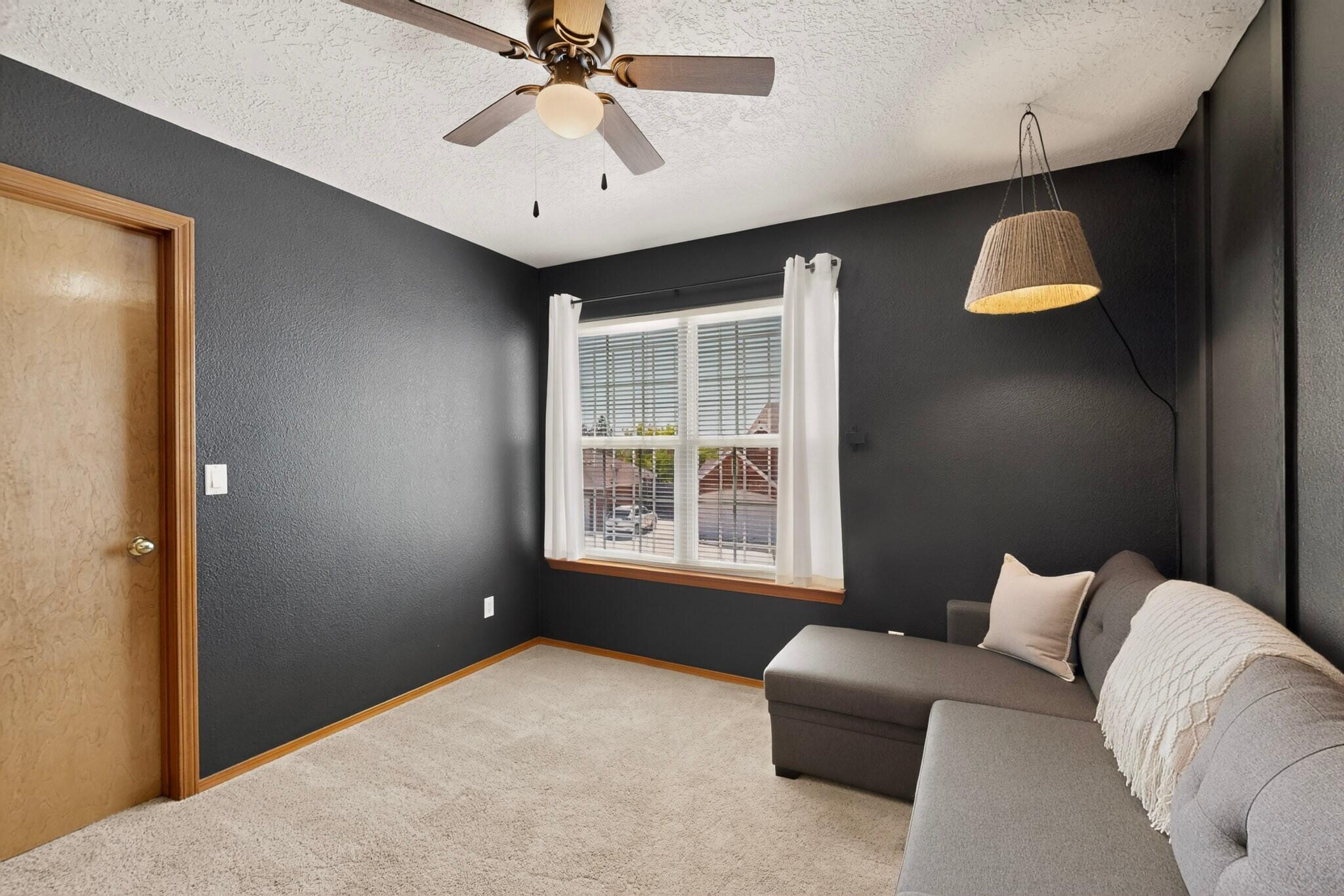 Photo 17 — 8720 Springhill Drive NW