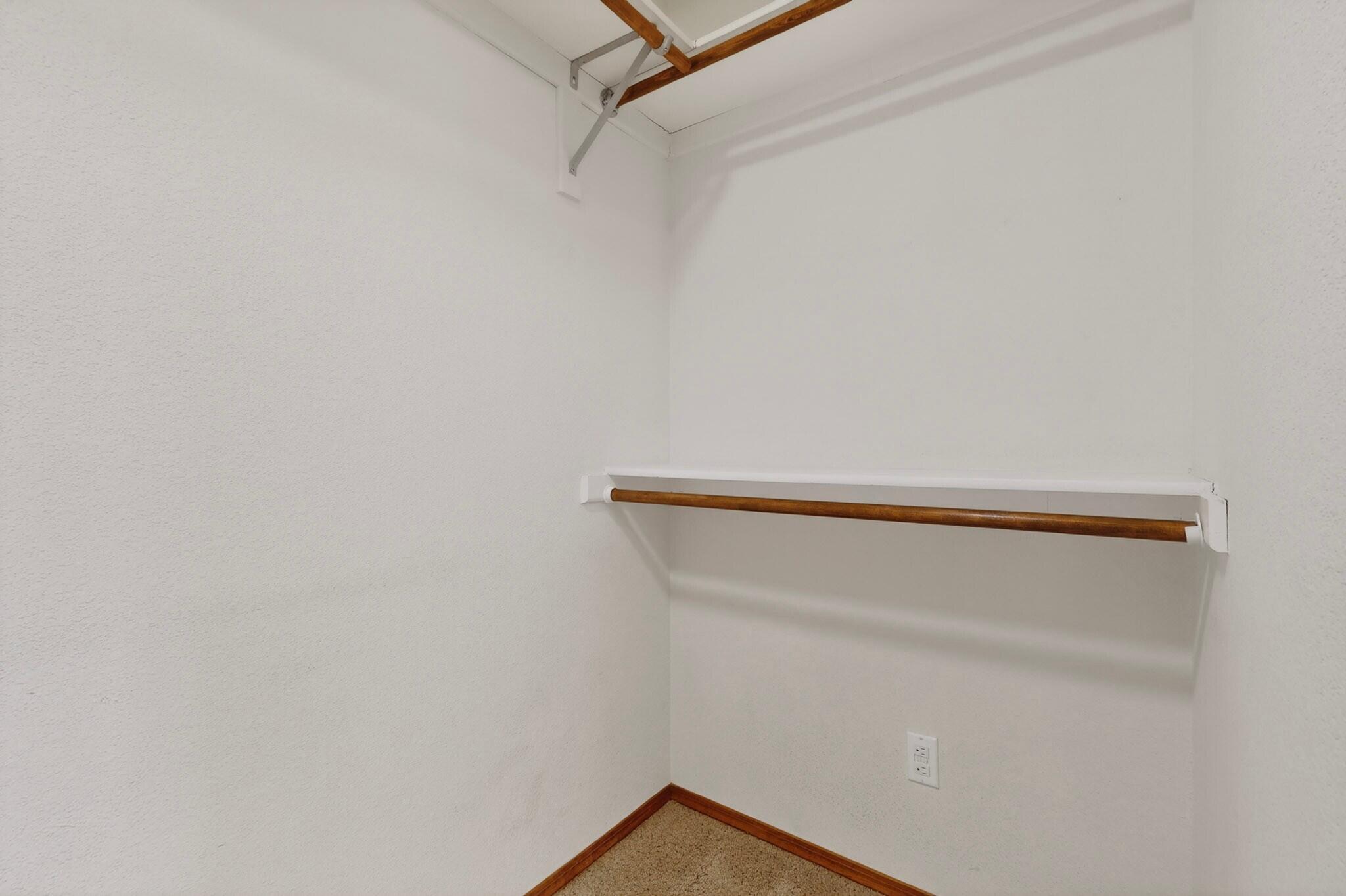 Photo 7 — 8720 Springhill Drive NW