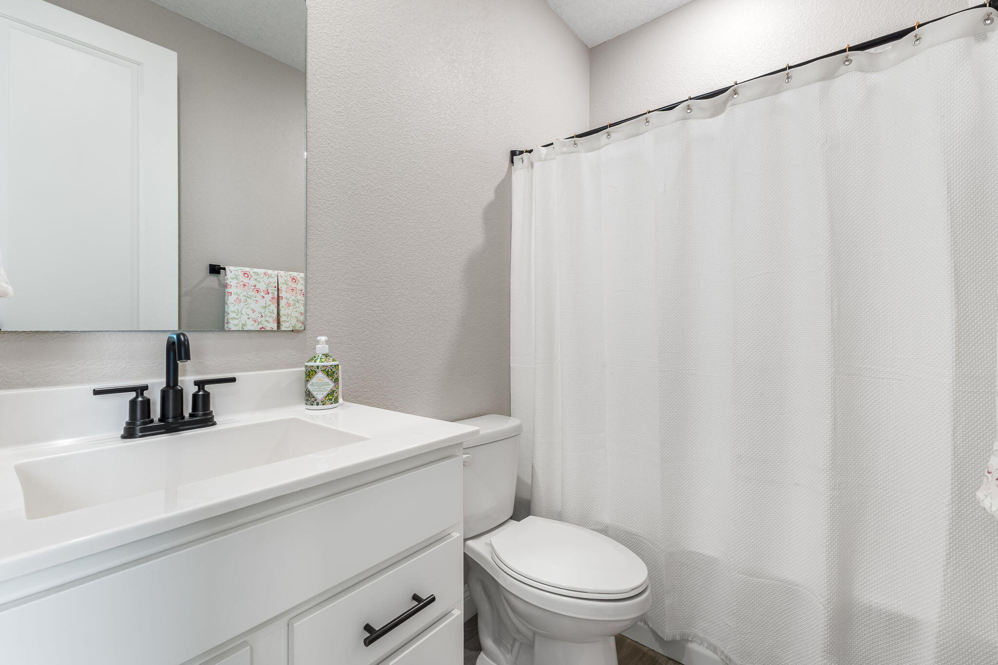 Photo 11 — 2745 Kings Canyon Loop NE