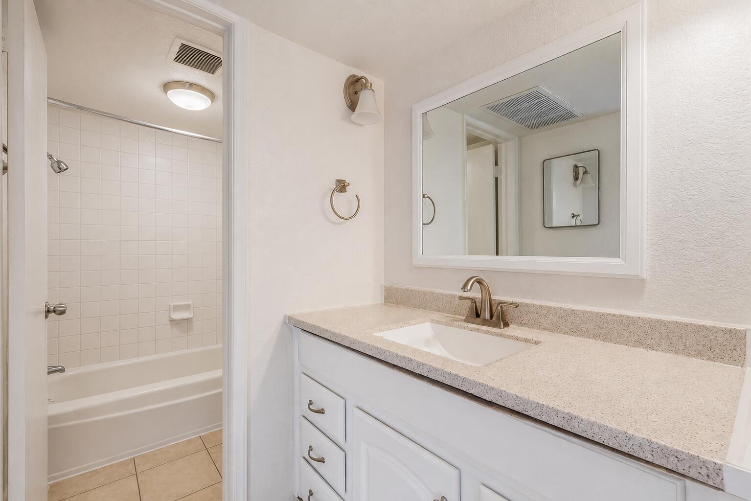 Photo 10 — 1100 Alvarado Drive SE APT 310