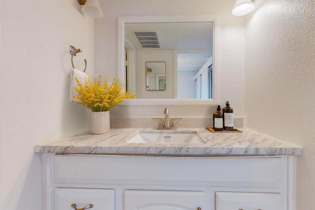 Photo 5 — 1100 Alvarado Drive SE APT 310