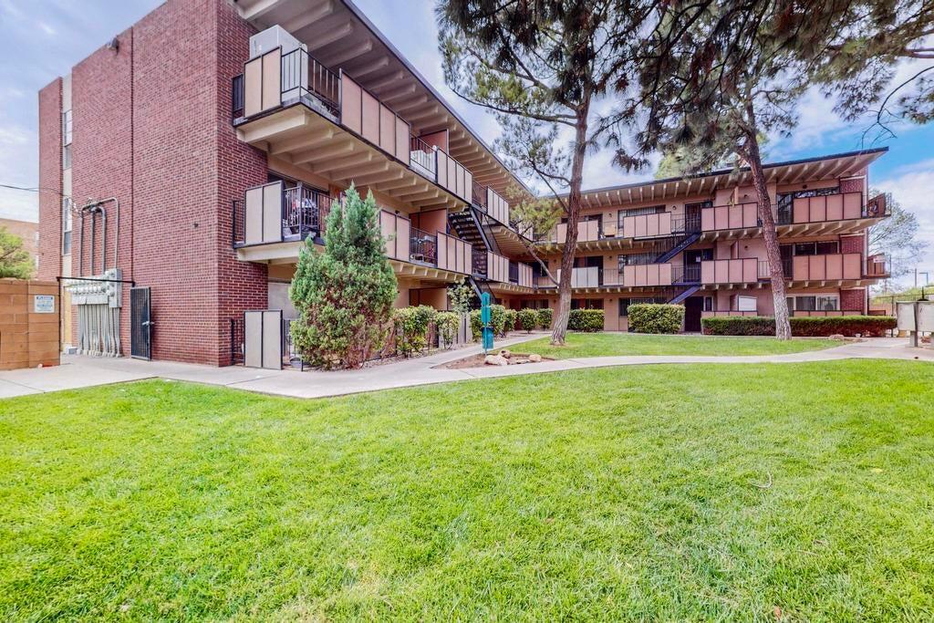 Photo 6 — 1100 Alvarado Drive SE APT 310