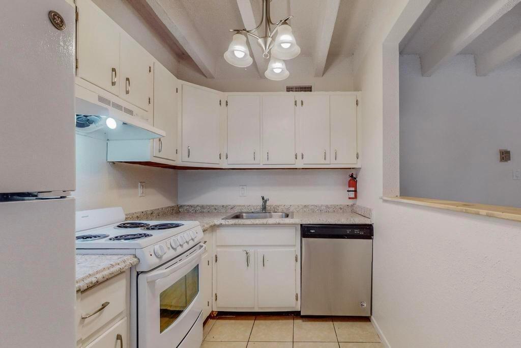Photo 8 — 1100 Alvarado Drive SE APT 310