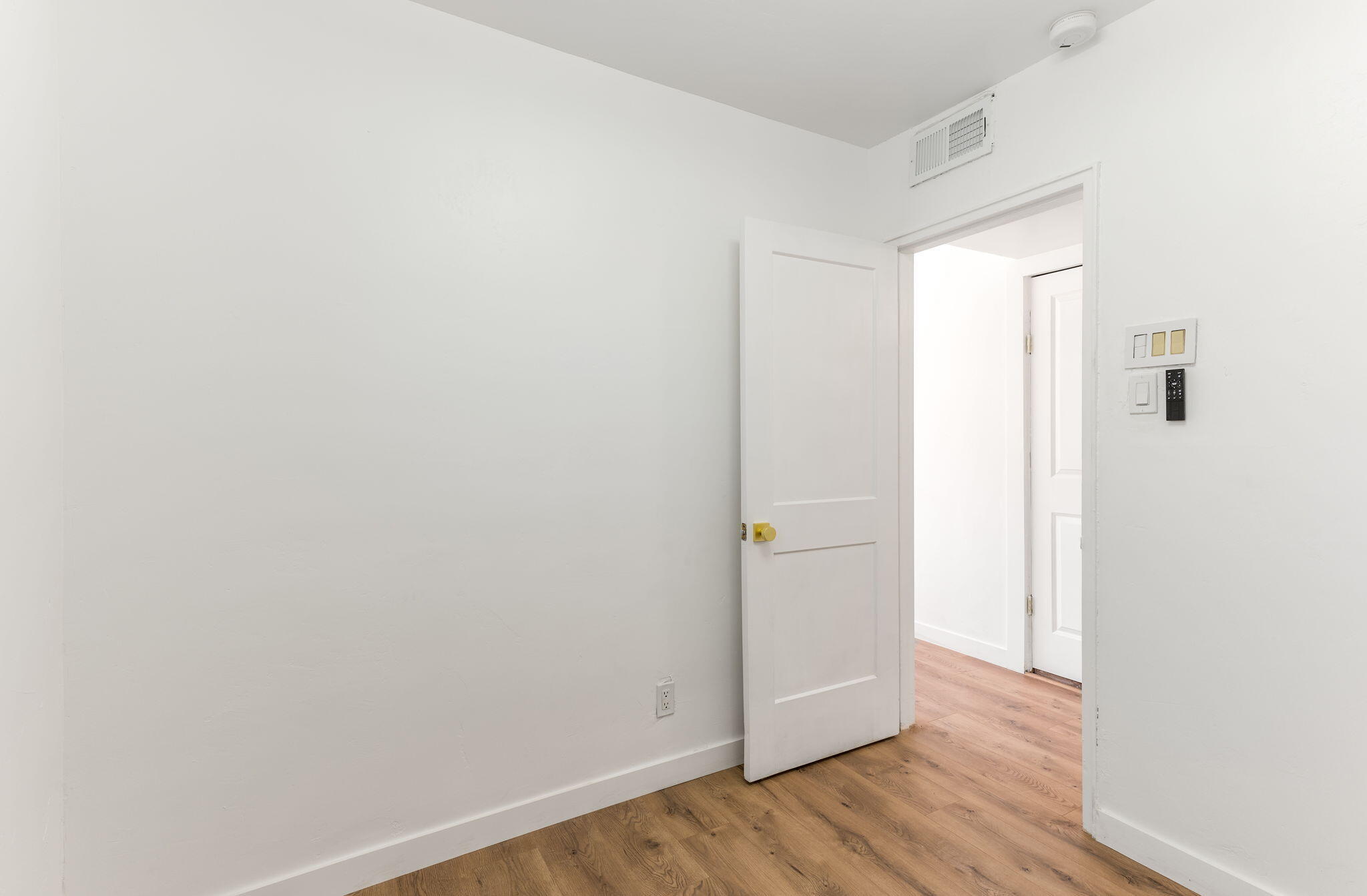 Photo 10 — 2507 Alvarado Drive NE