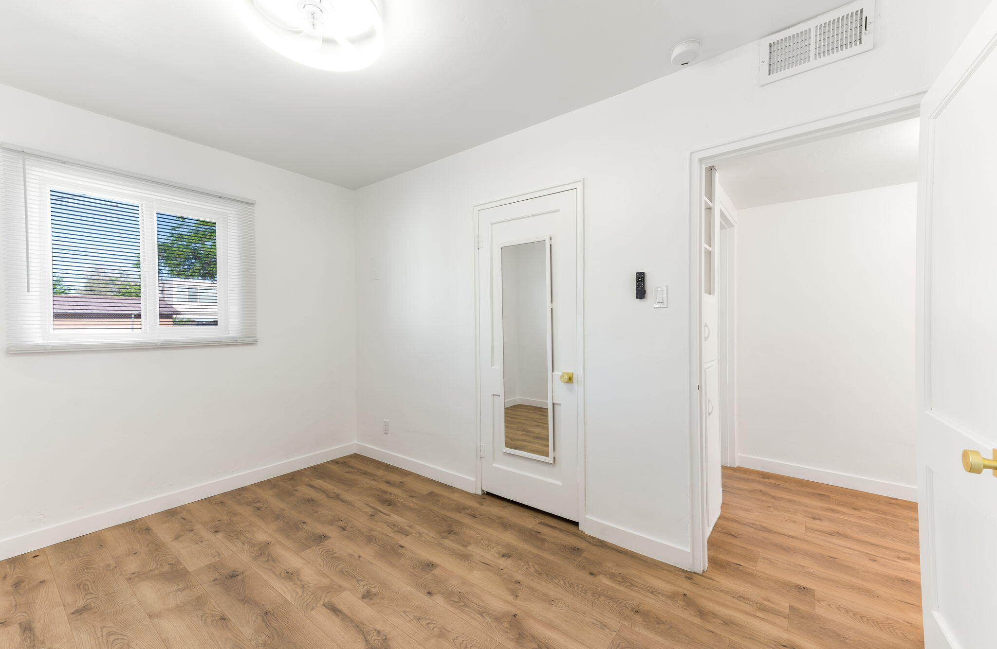 Photo 8 — 2507 Alvarado Drive NE