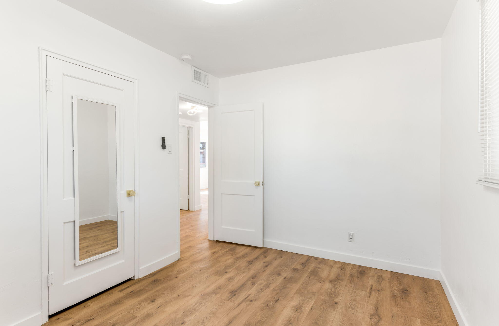 Photo 7 — 2507 Alvarado Drive NE