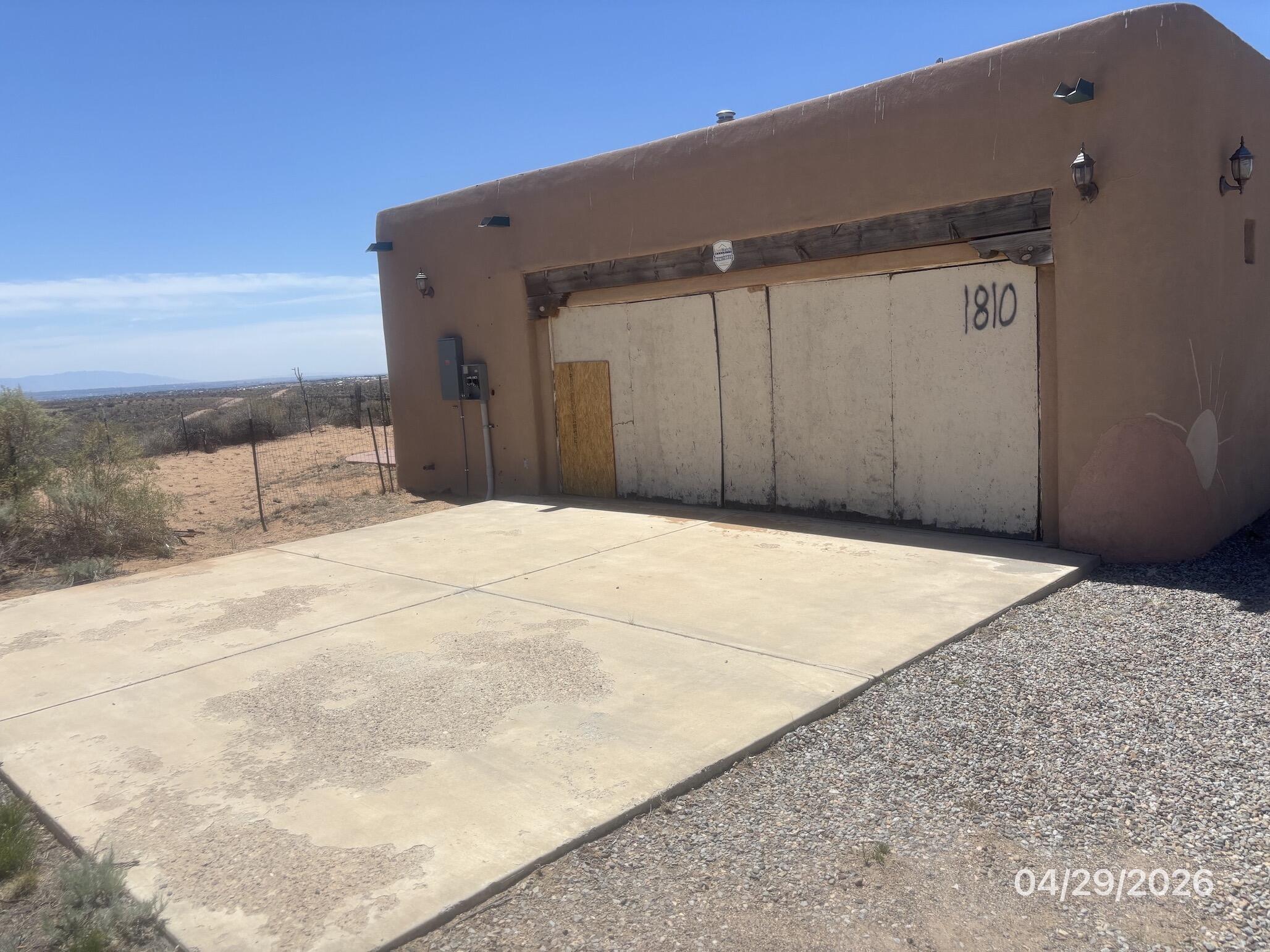 Photo 2 — 2010 Desert Avenue NE