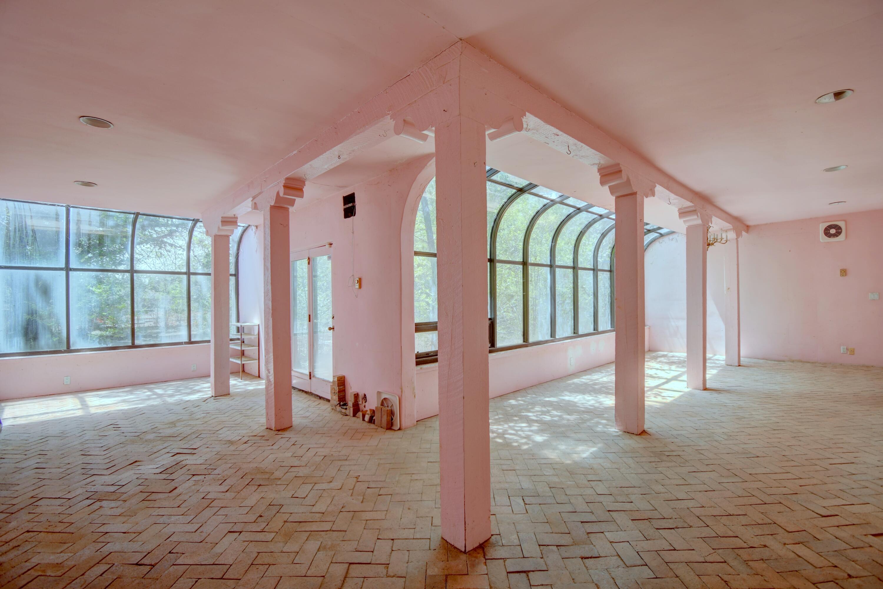 Photo 13 — 2440 Campbell Road NW