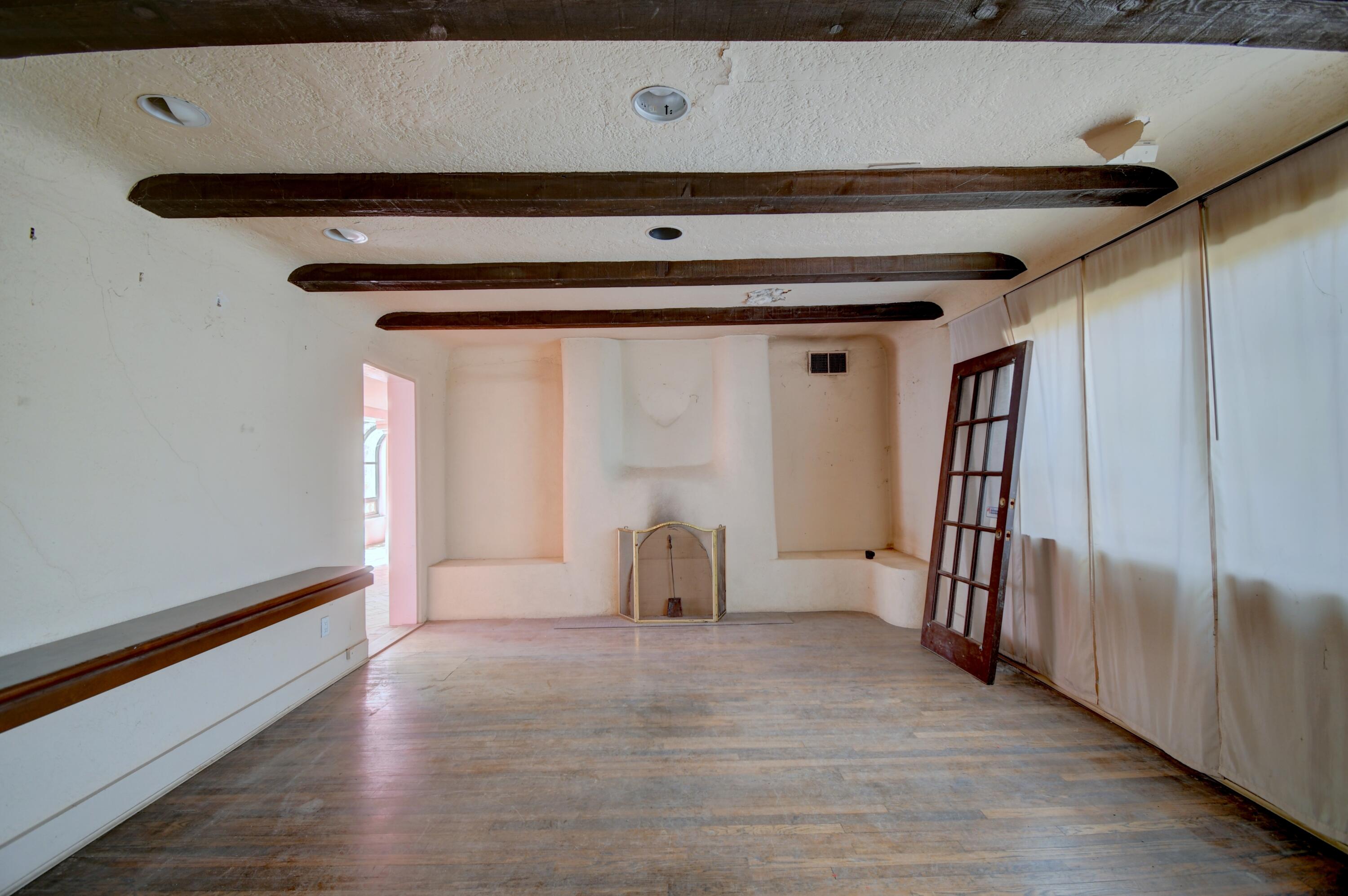 Photo 12 — 2440 Campbell Road NW