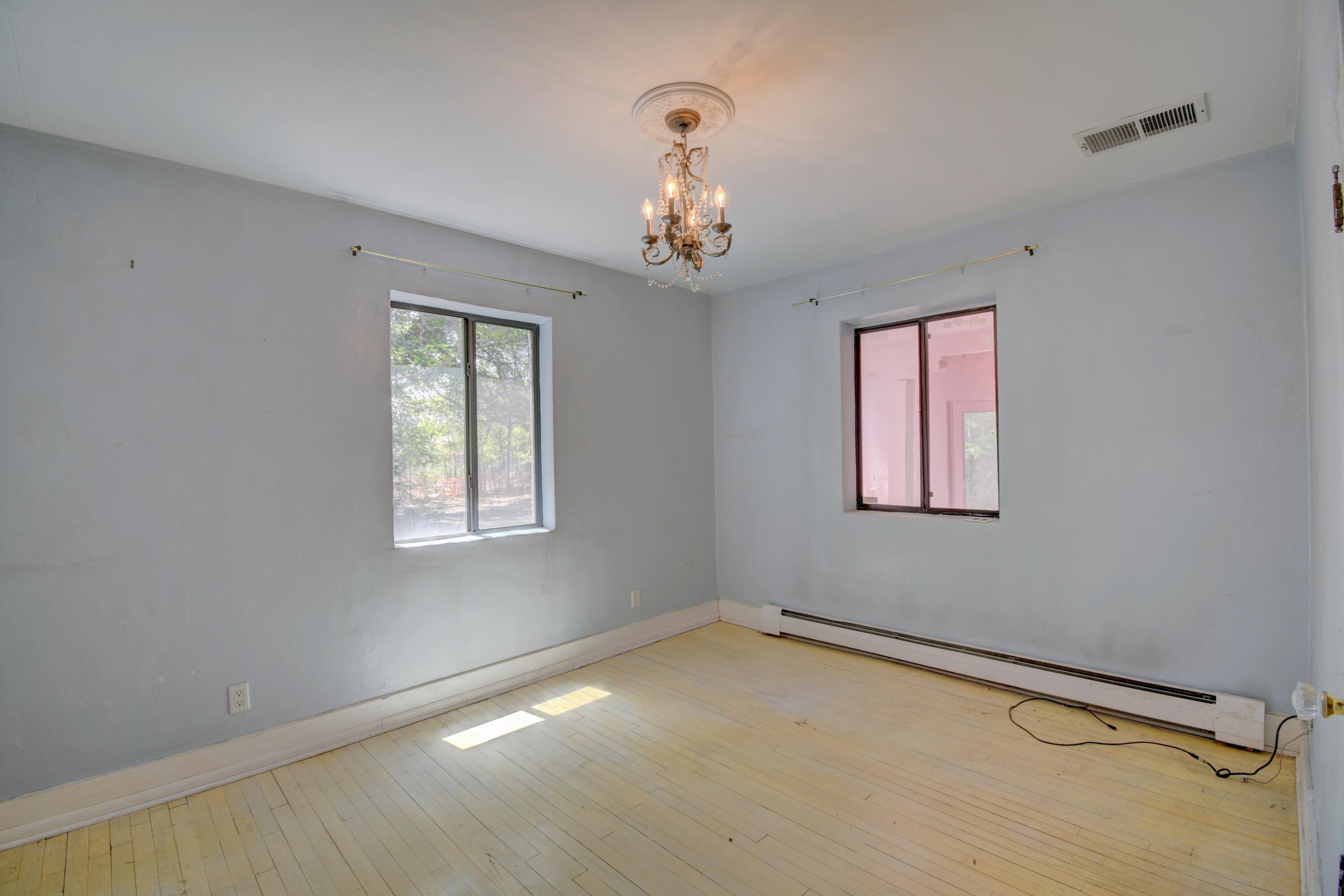 Photo 11 — 2440 Campbell Road NW