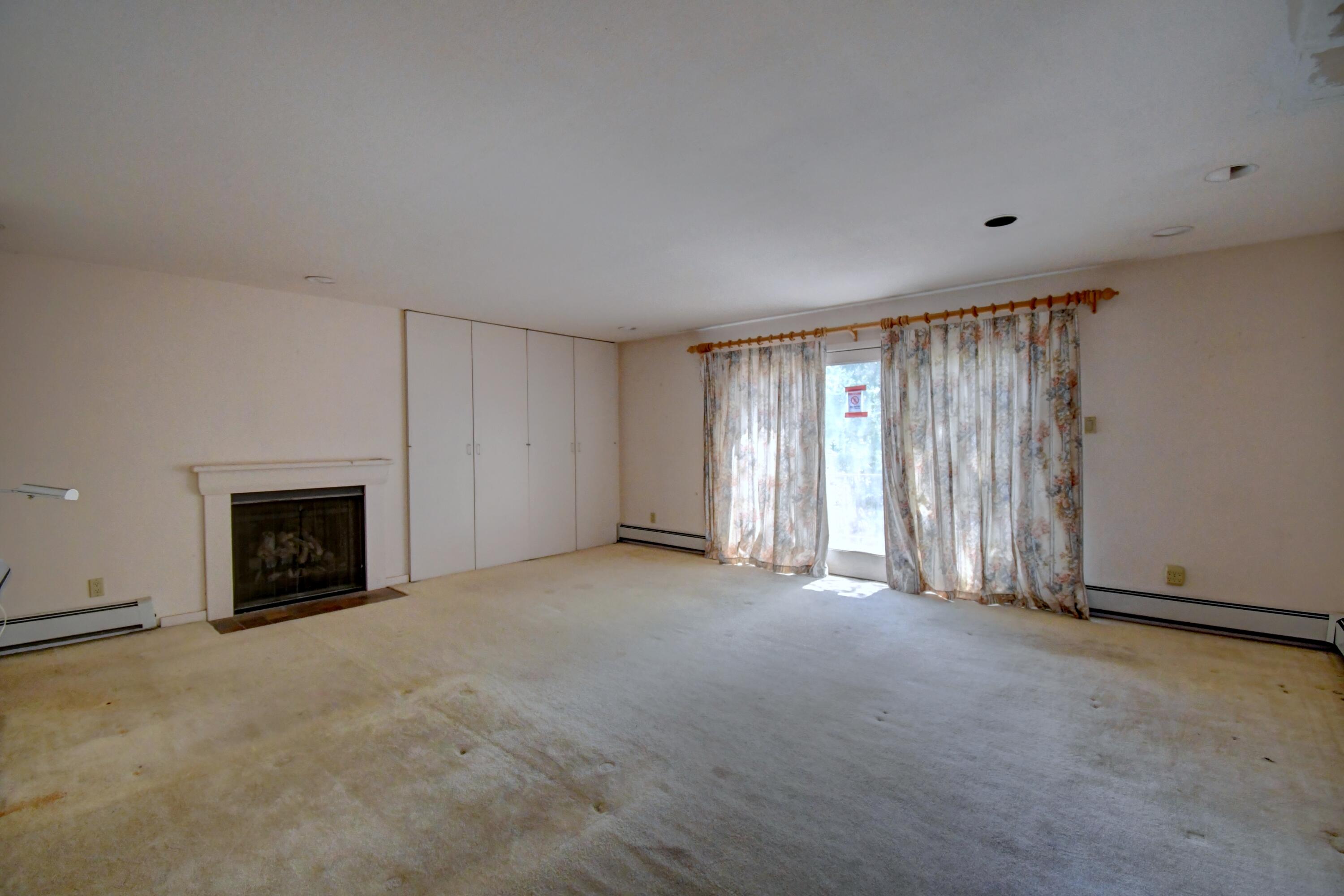 Photo 9 — 2440 Campbell Road NW