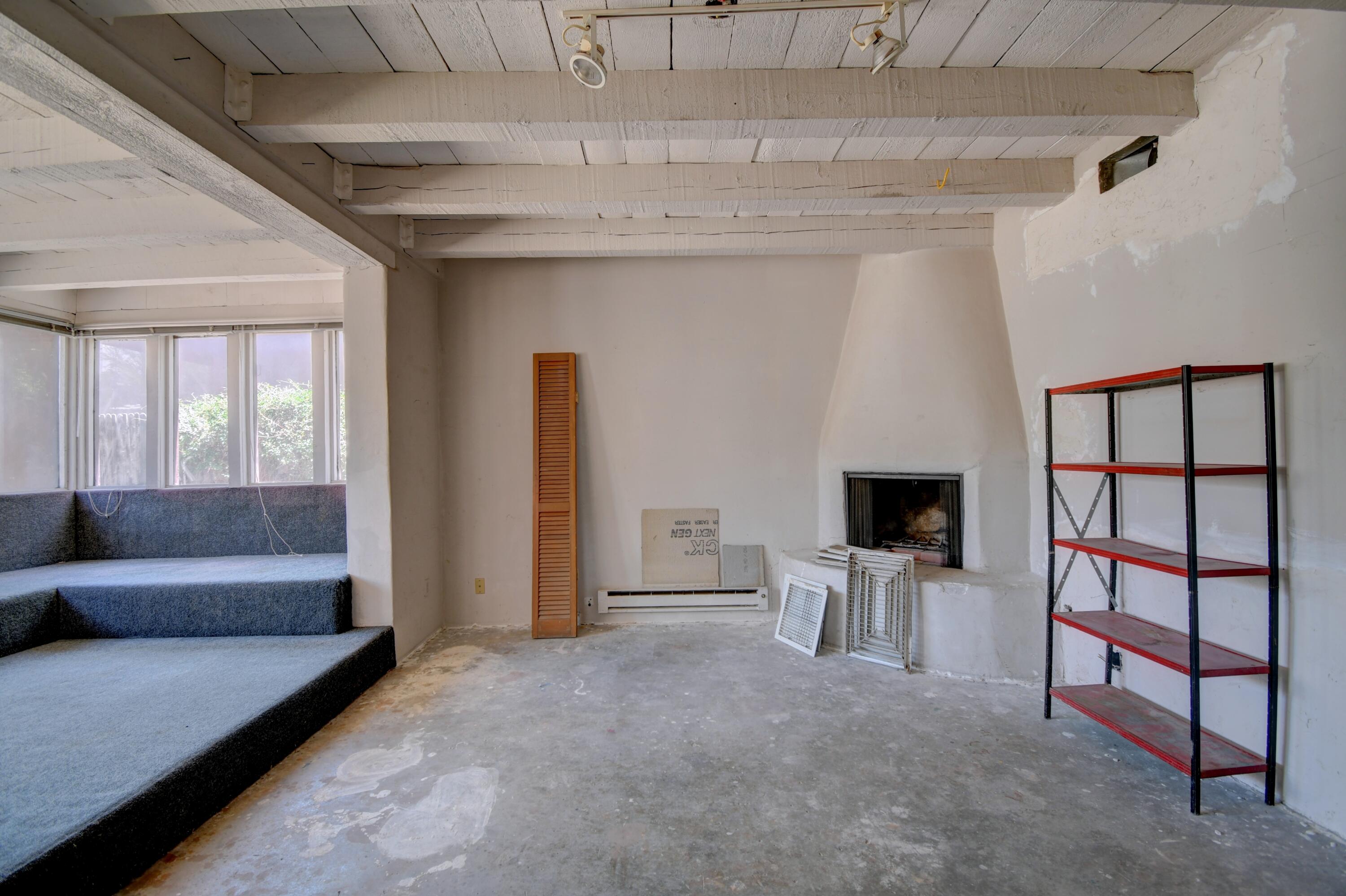 Photo 17 — 2440 Campbell Road NW