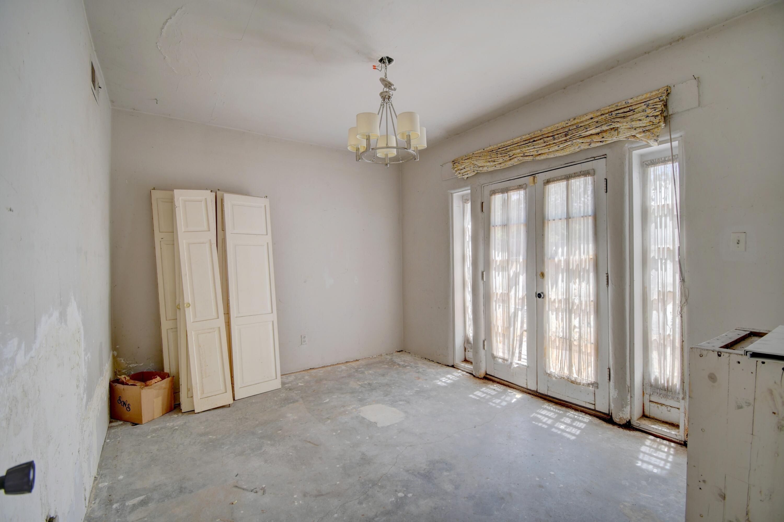 Photo 16 — 2440 Campbell Road NW