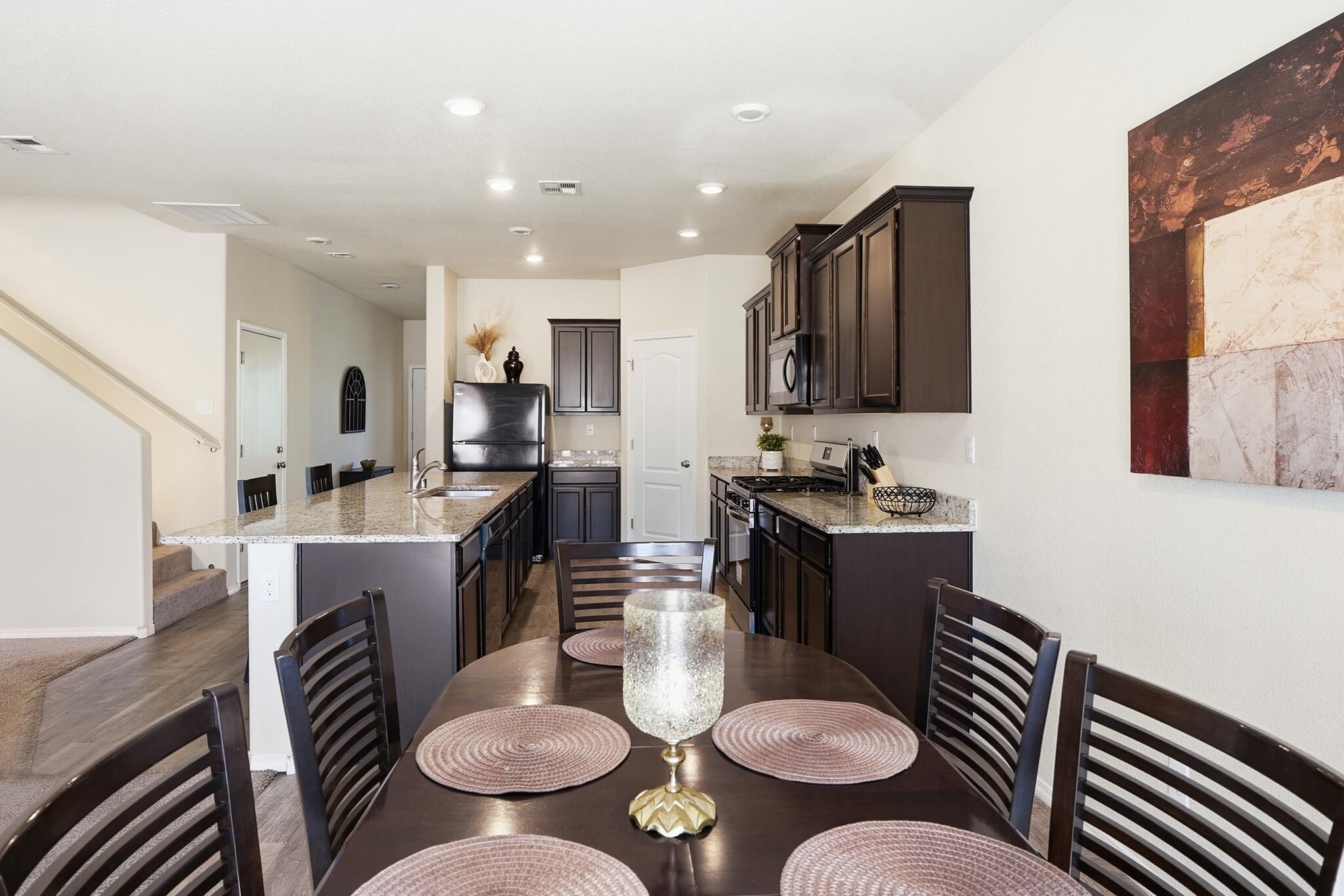 Photo 2 — 3517 N Wild Horse Road NE