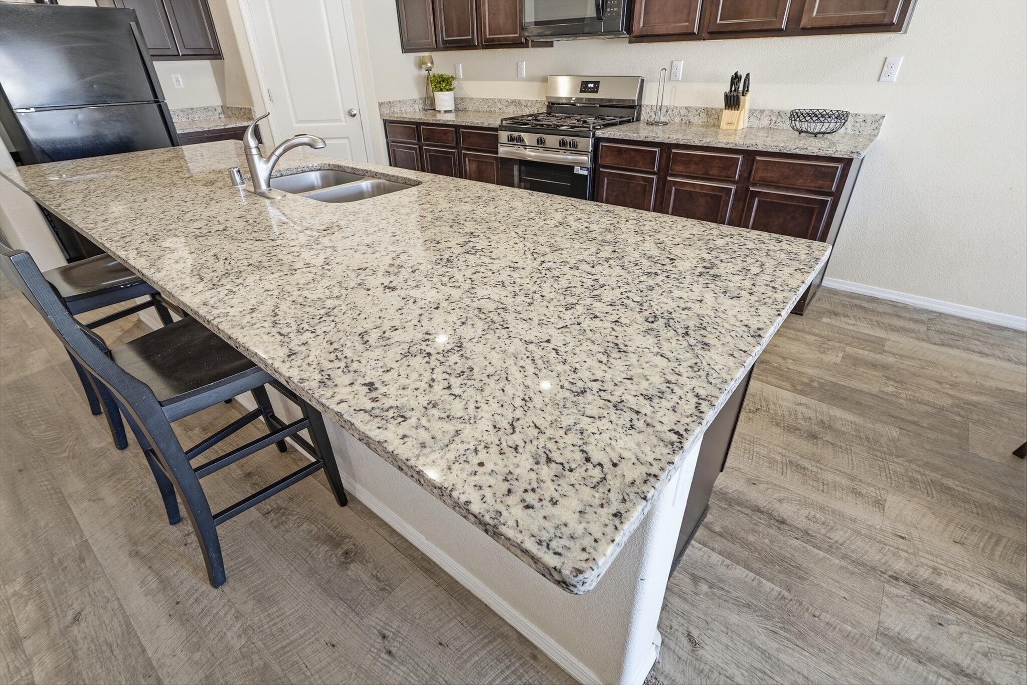 Photo 5 — 3517 N Wild Horse Road NE
