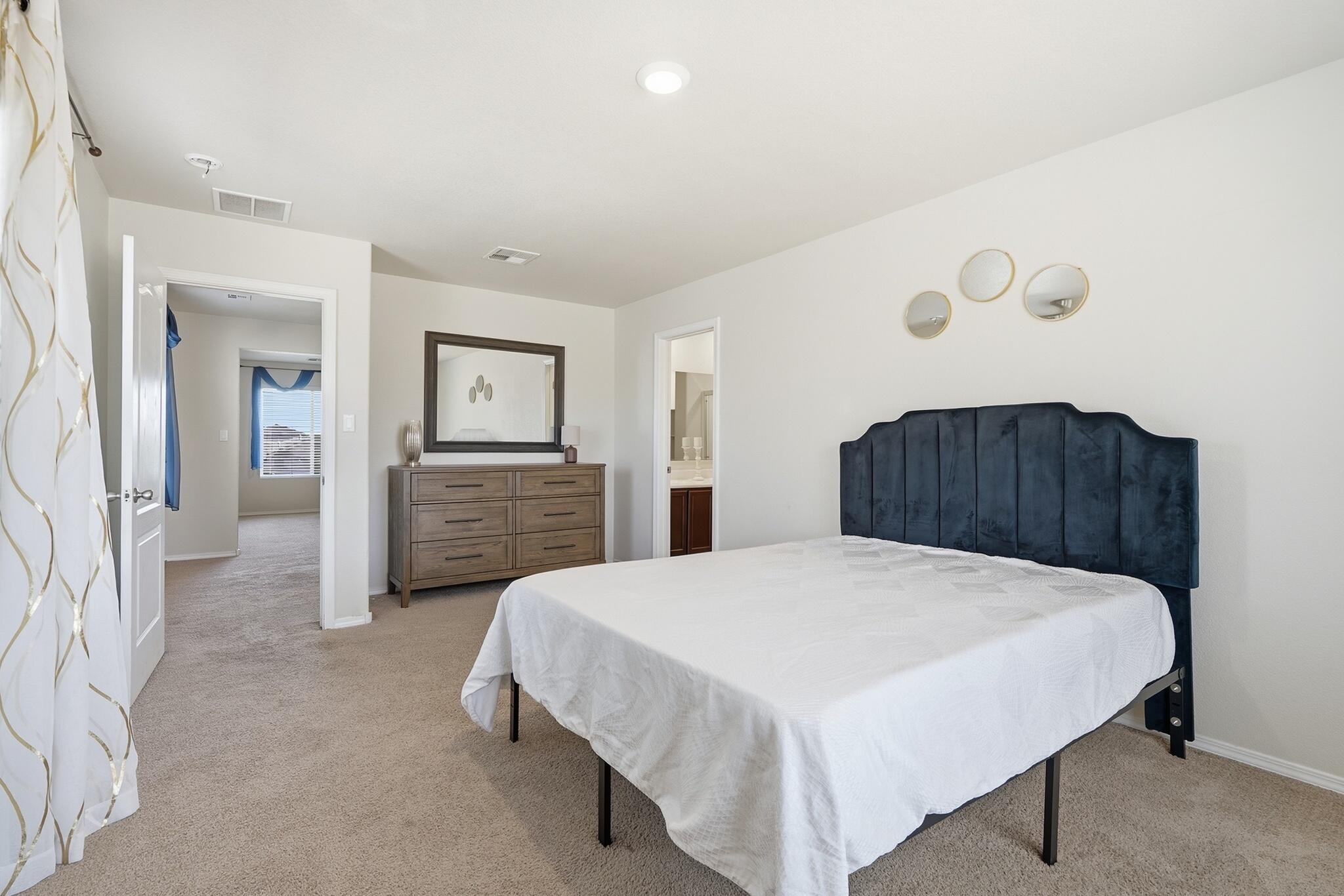 Photo 13 — 3517 N Wild Horse Road NE