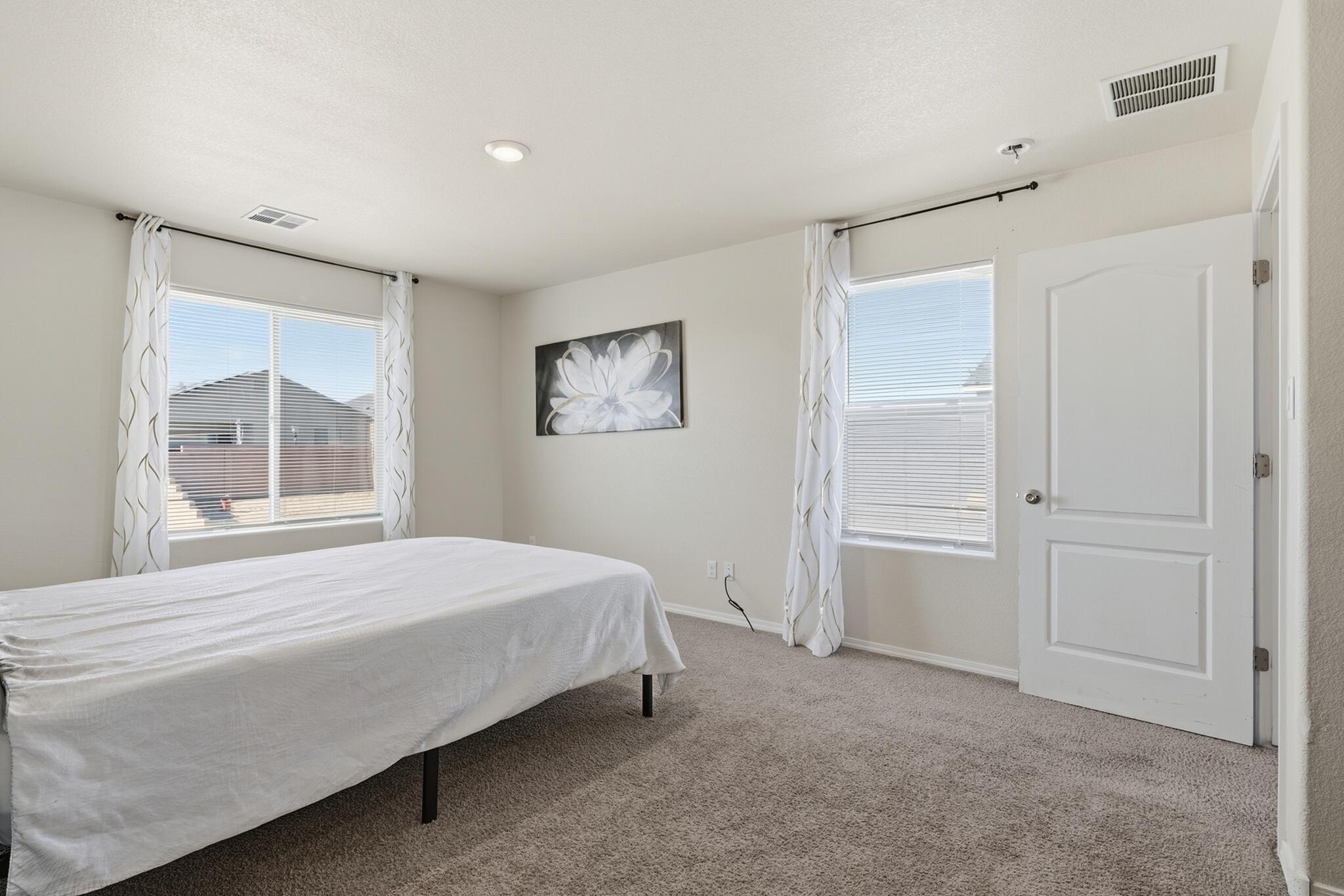 Photo 14 — 3517 N Wild Horse Road NE