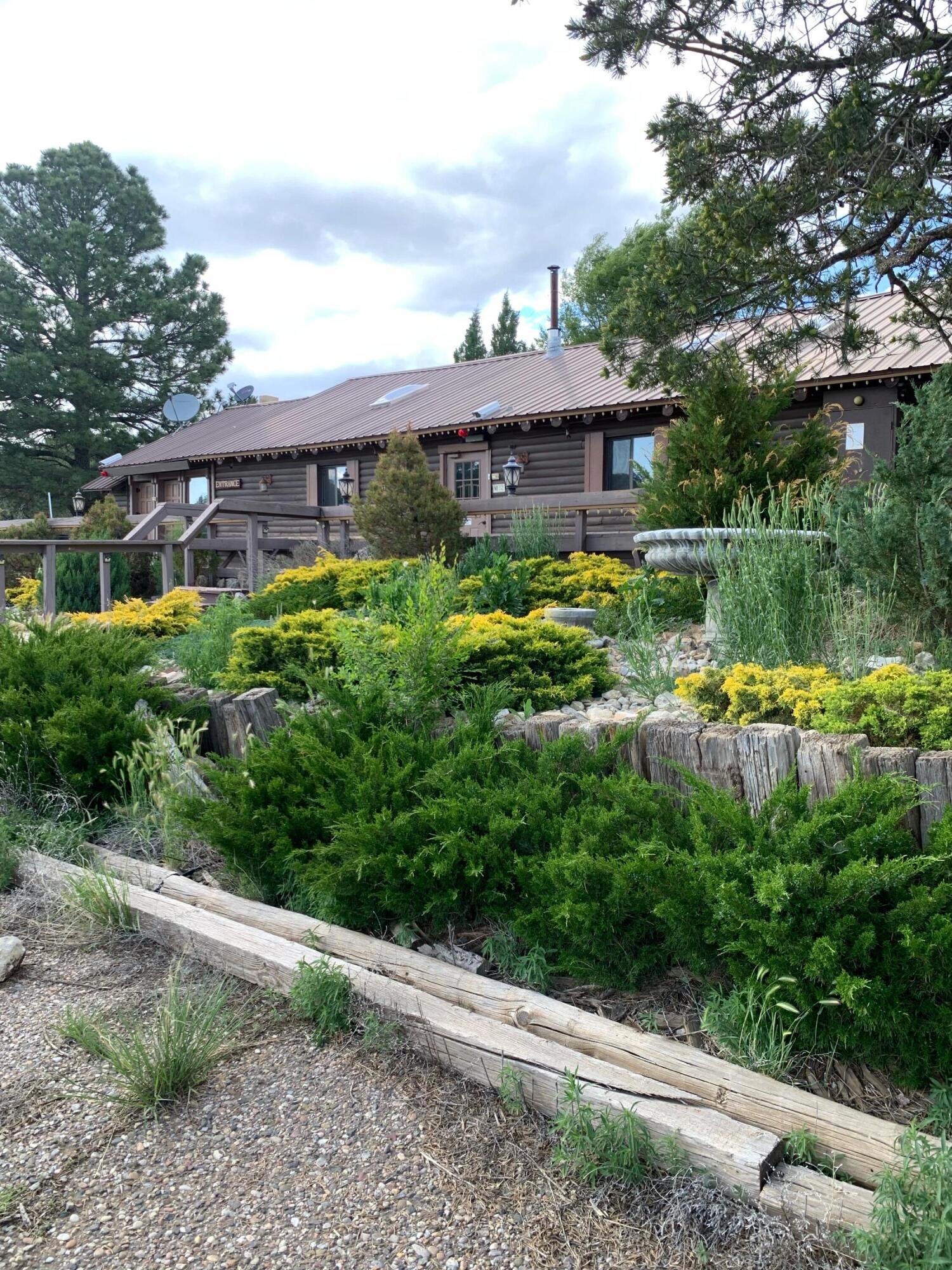 10676 Nm 337, Tijeras, NM 87059