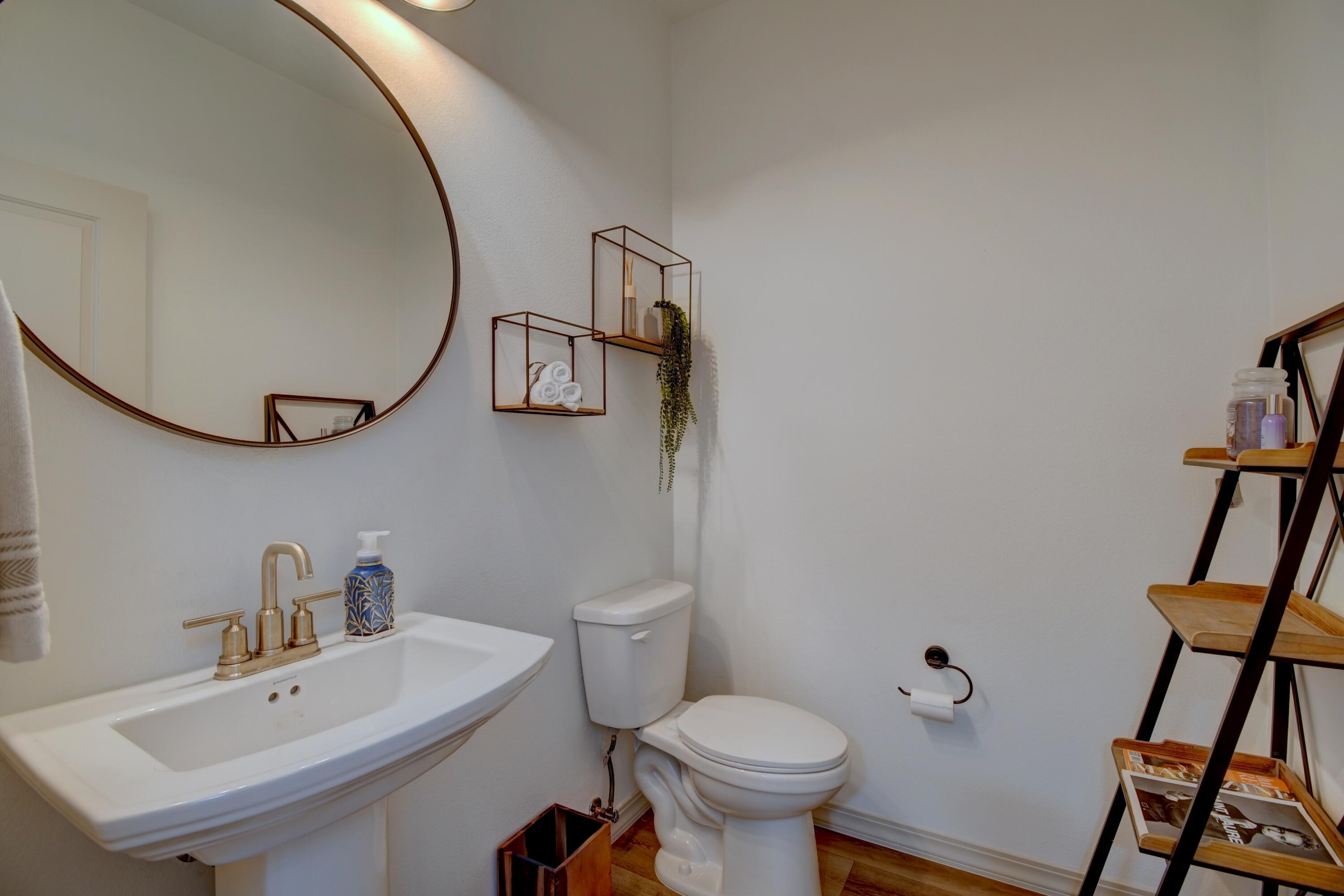 Photo 11 — 4024 Windy Road NE