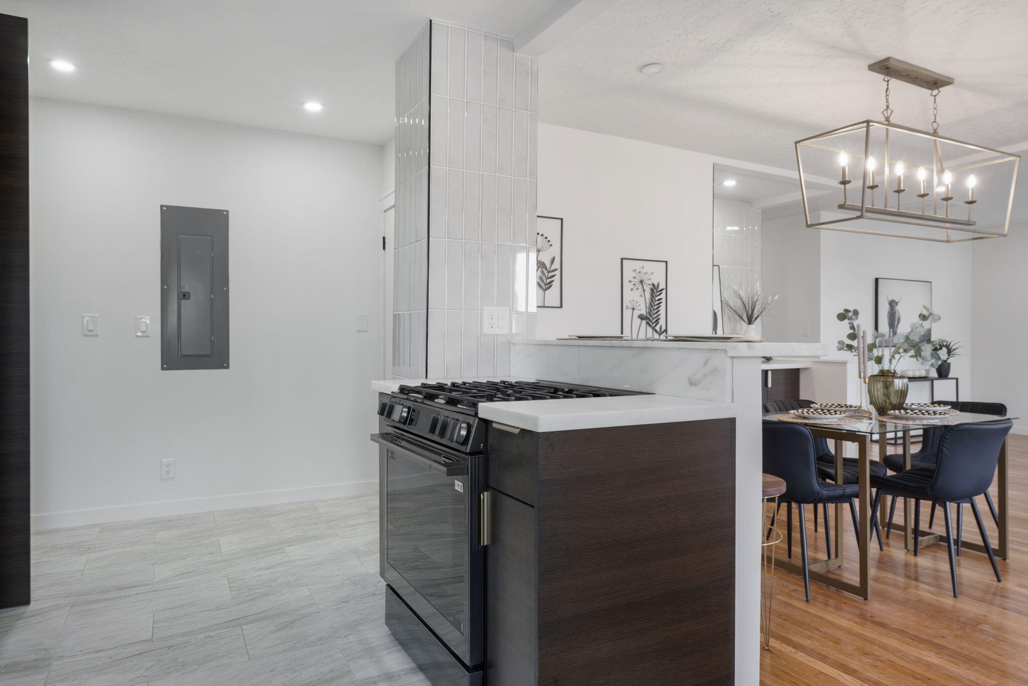 Photo 2 — 219 Solano Drive SE