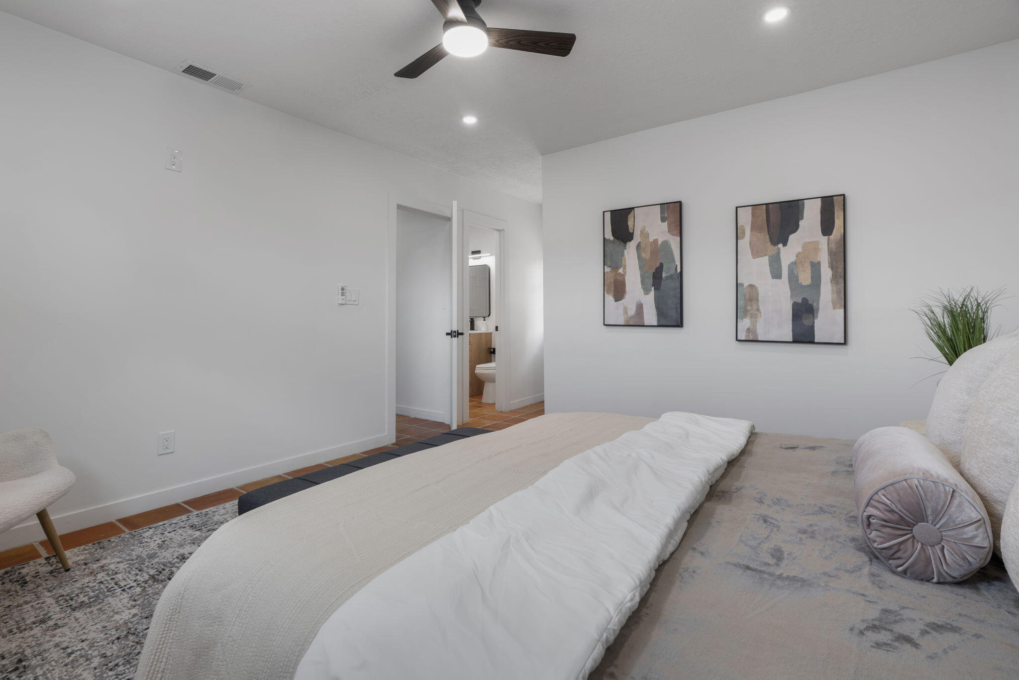 Photo 7 — 219 Solano Drive SE