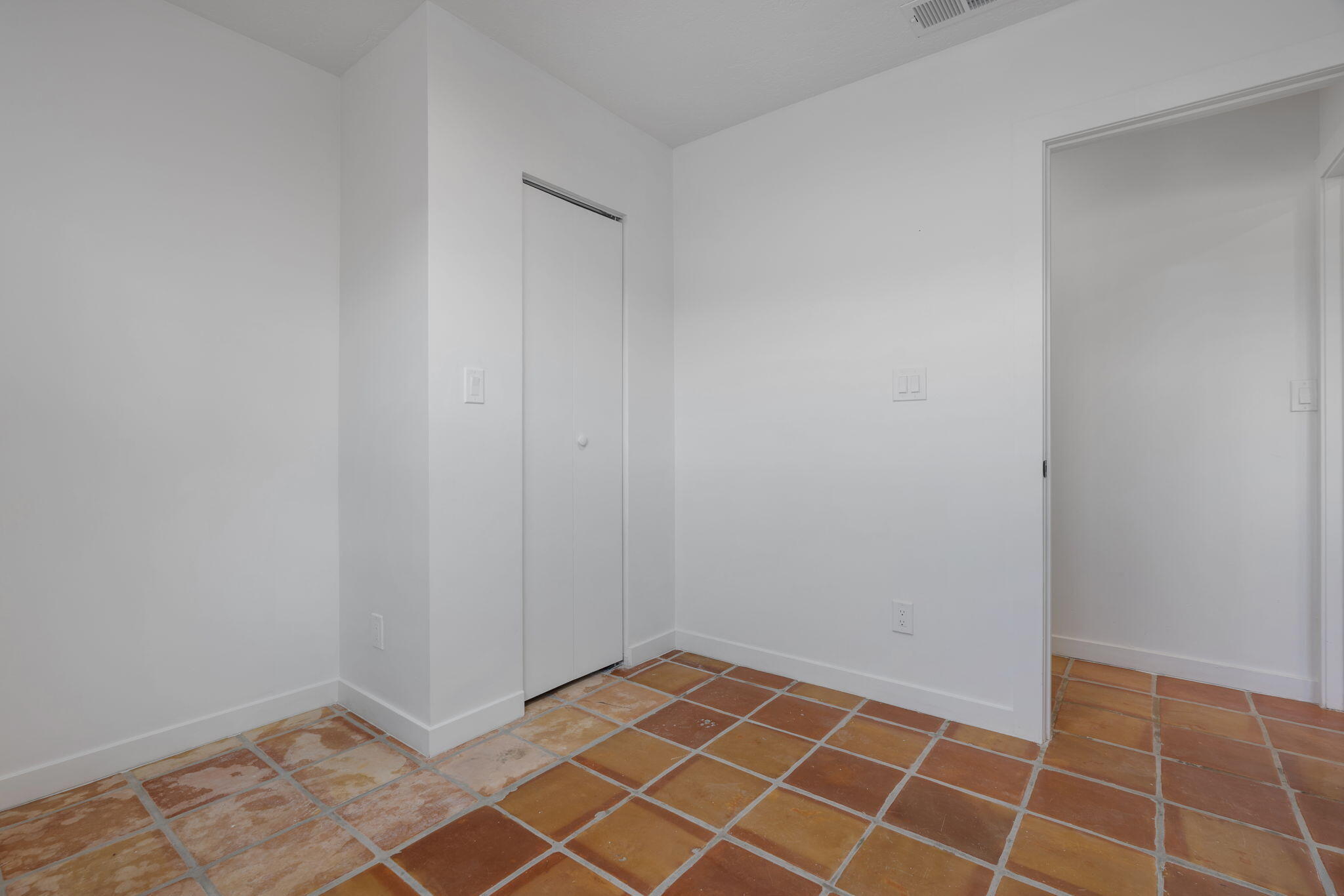 Photo 9 — 219 Solano Drive SE