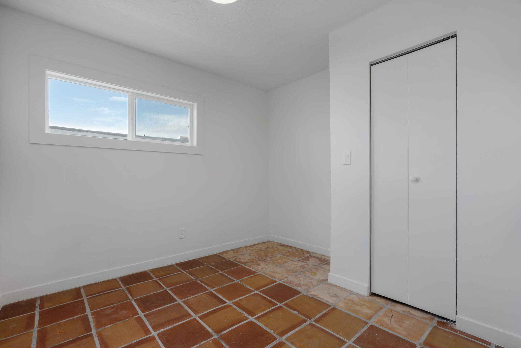 Photo 10 — 219 Solano Drive SE