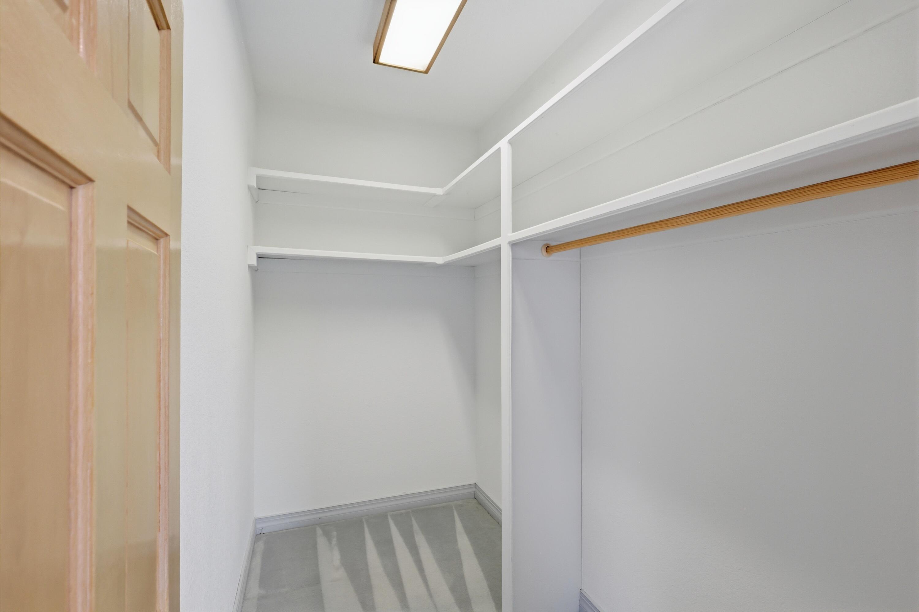 Photo 14 — 13816 Winterwood Way SE