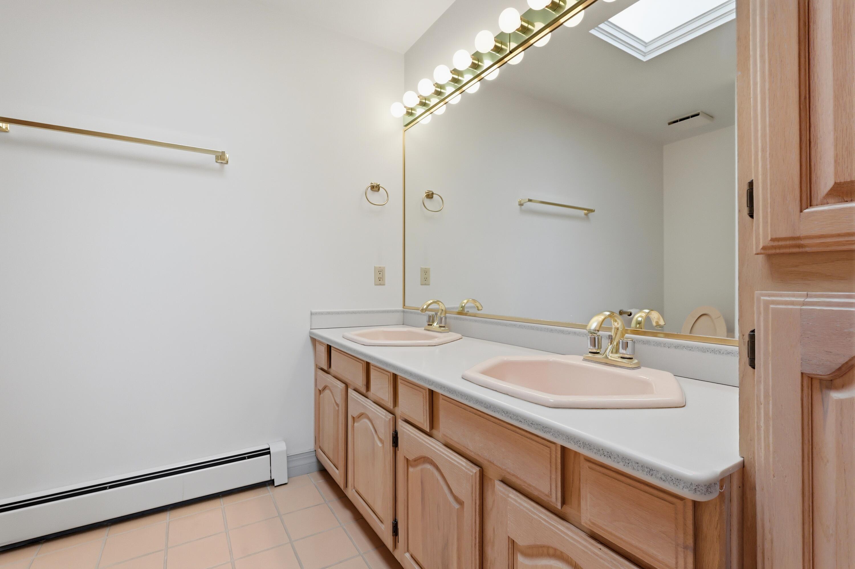 Photo 16 — 13816 Winterwood Way SE