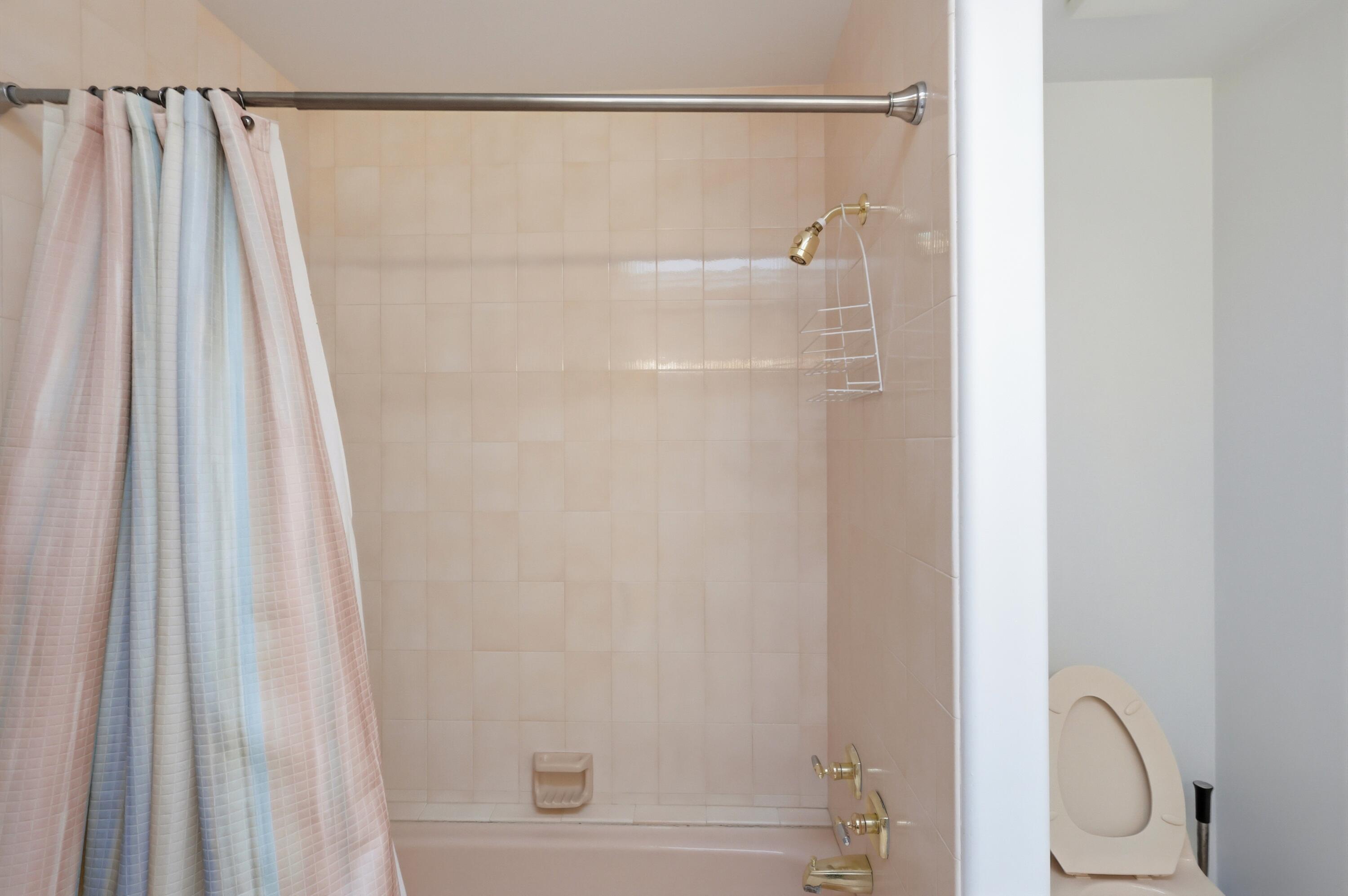Photo 17 — 13816 Winterwood Way SE