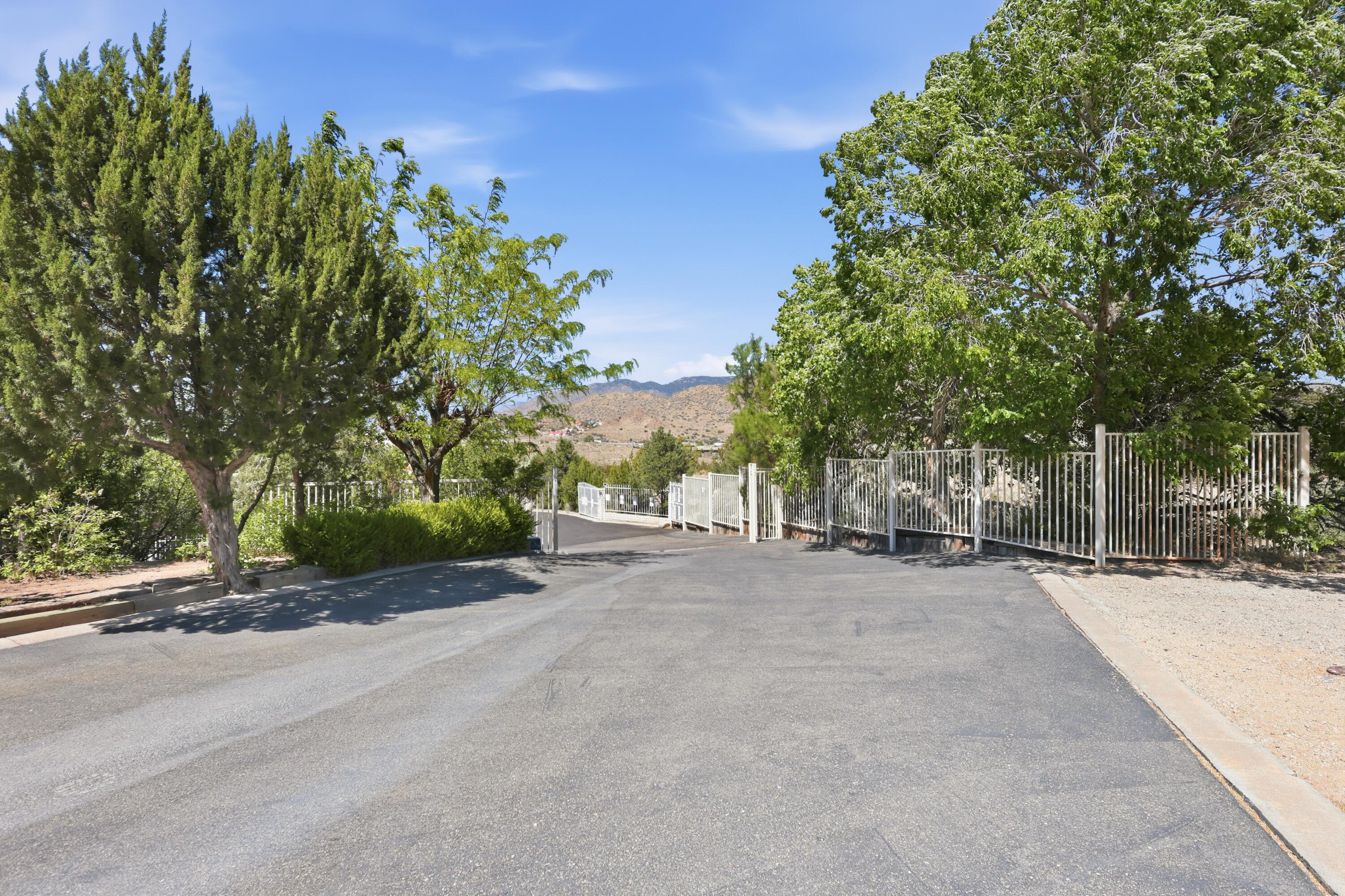 Photo 8 — 13816 Winterwood Way SE