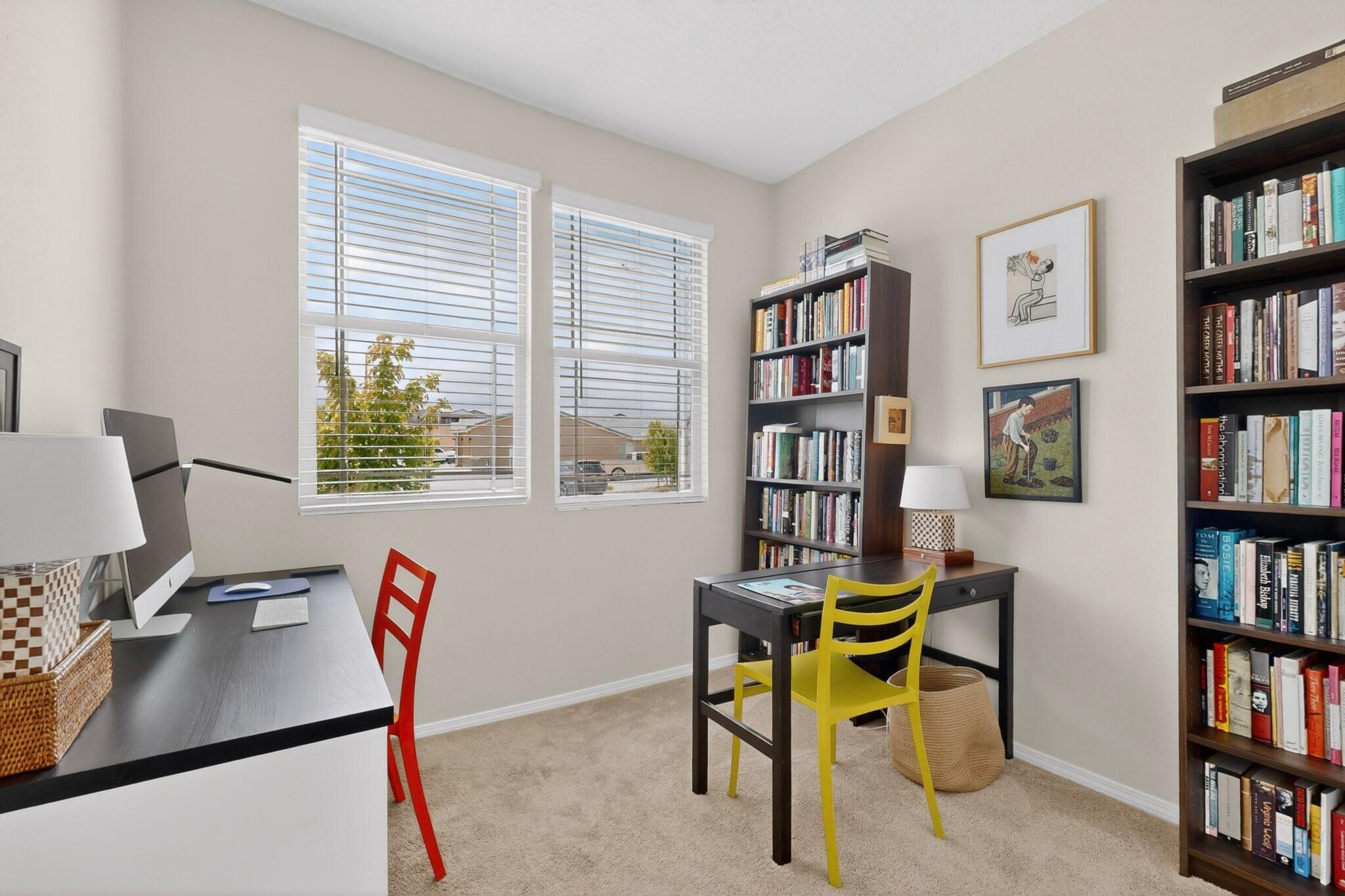 Photo 2 — 1318 Vallecito Court NW