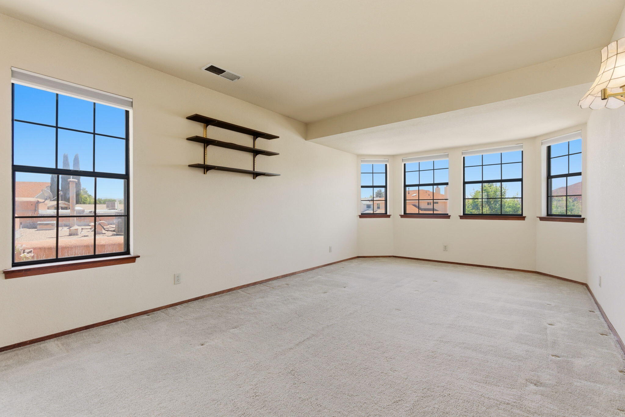 Photo 3 — 6009 Azuelo Avenue NW