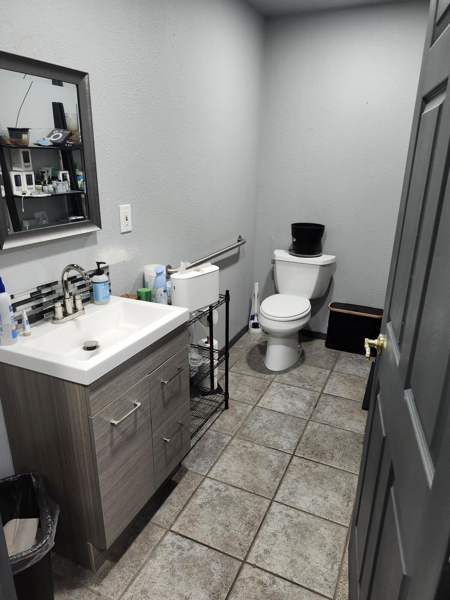 Photo 10 — 608 Chama Street NE