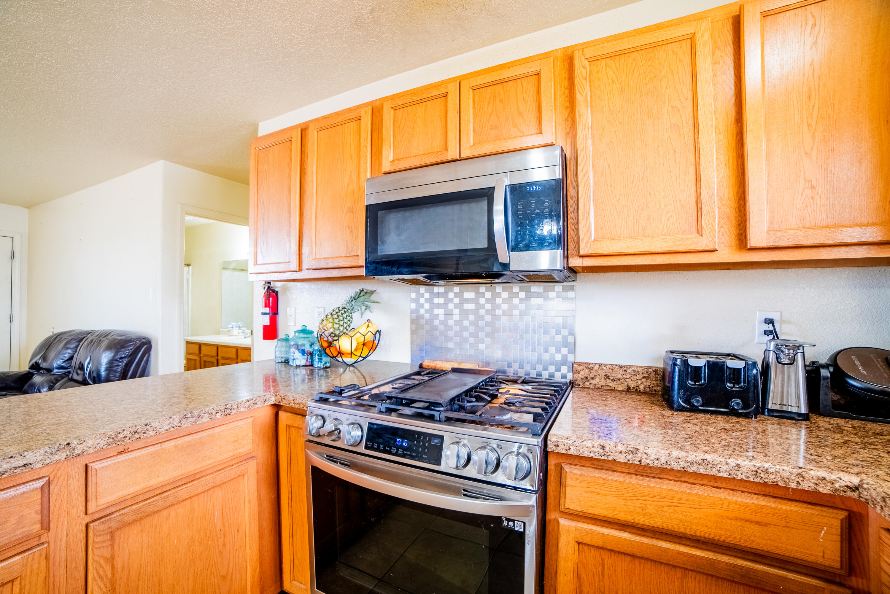 Photo 8 — 337 4th Avenue SW